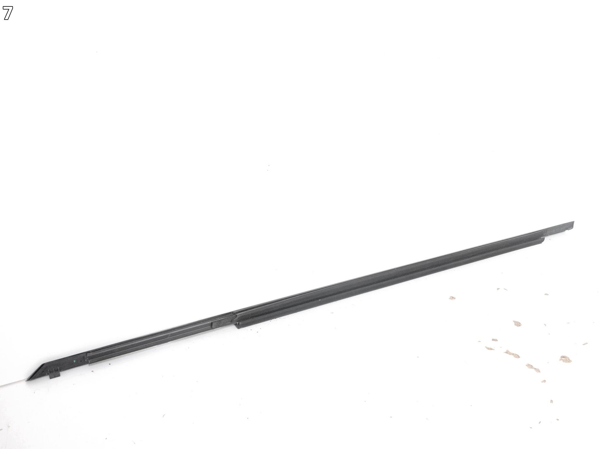 MERCEDES C-class W205 S205 14-21 moulding dust windows door front right