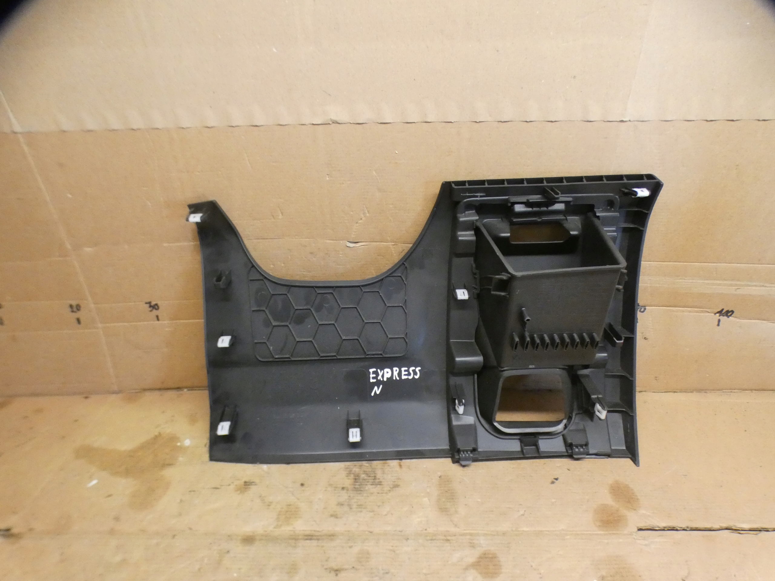 cover below steering wheel, Renault Express Van
