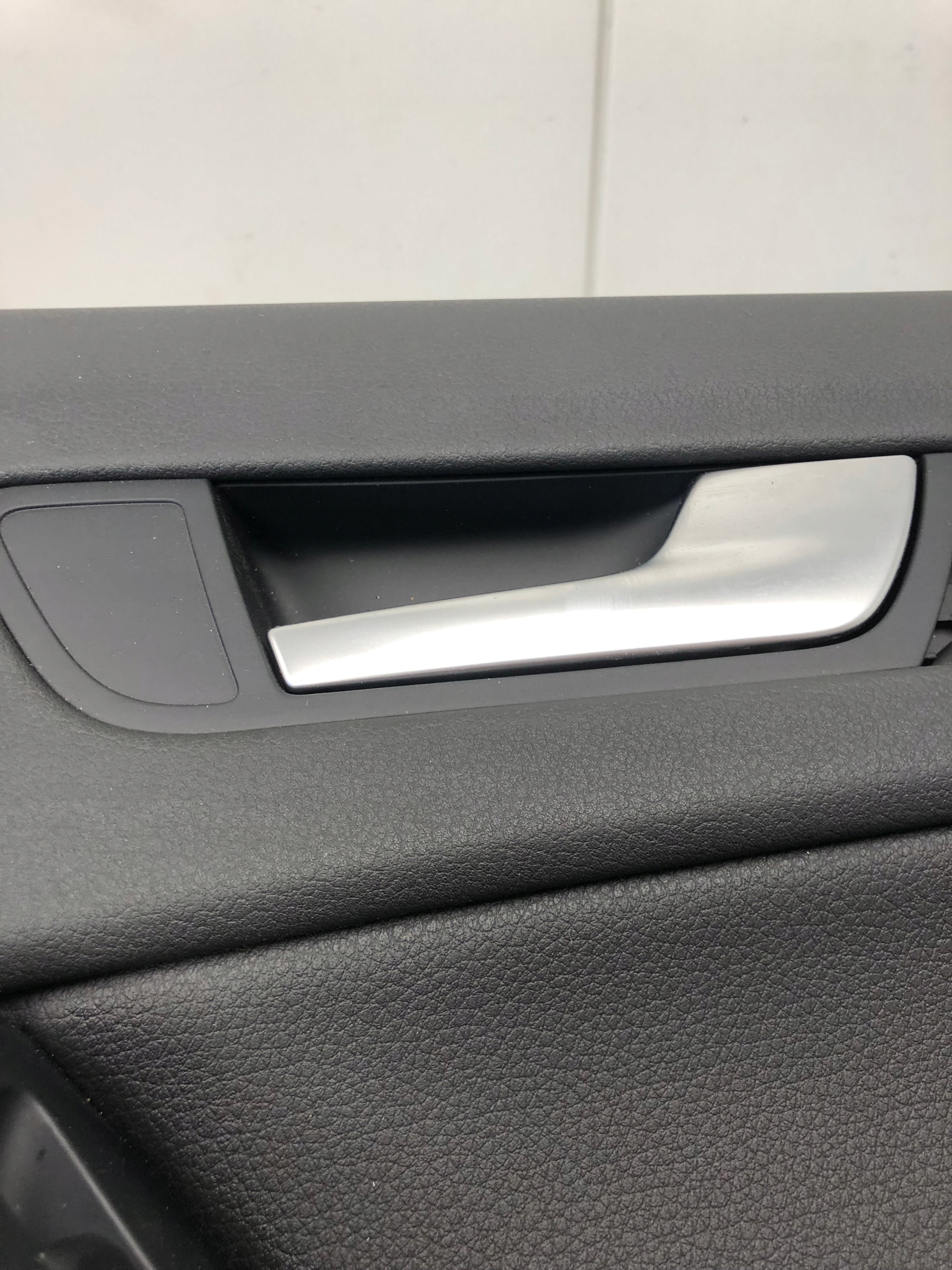 side door right rear part leather AUDI A4 B8 8K0867306