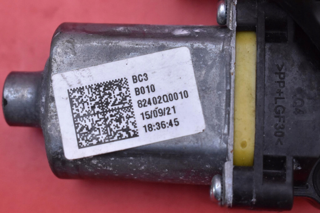 window regulator right front EU 82402Q0010 HYUNDAI BAYON 21