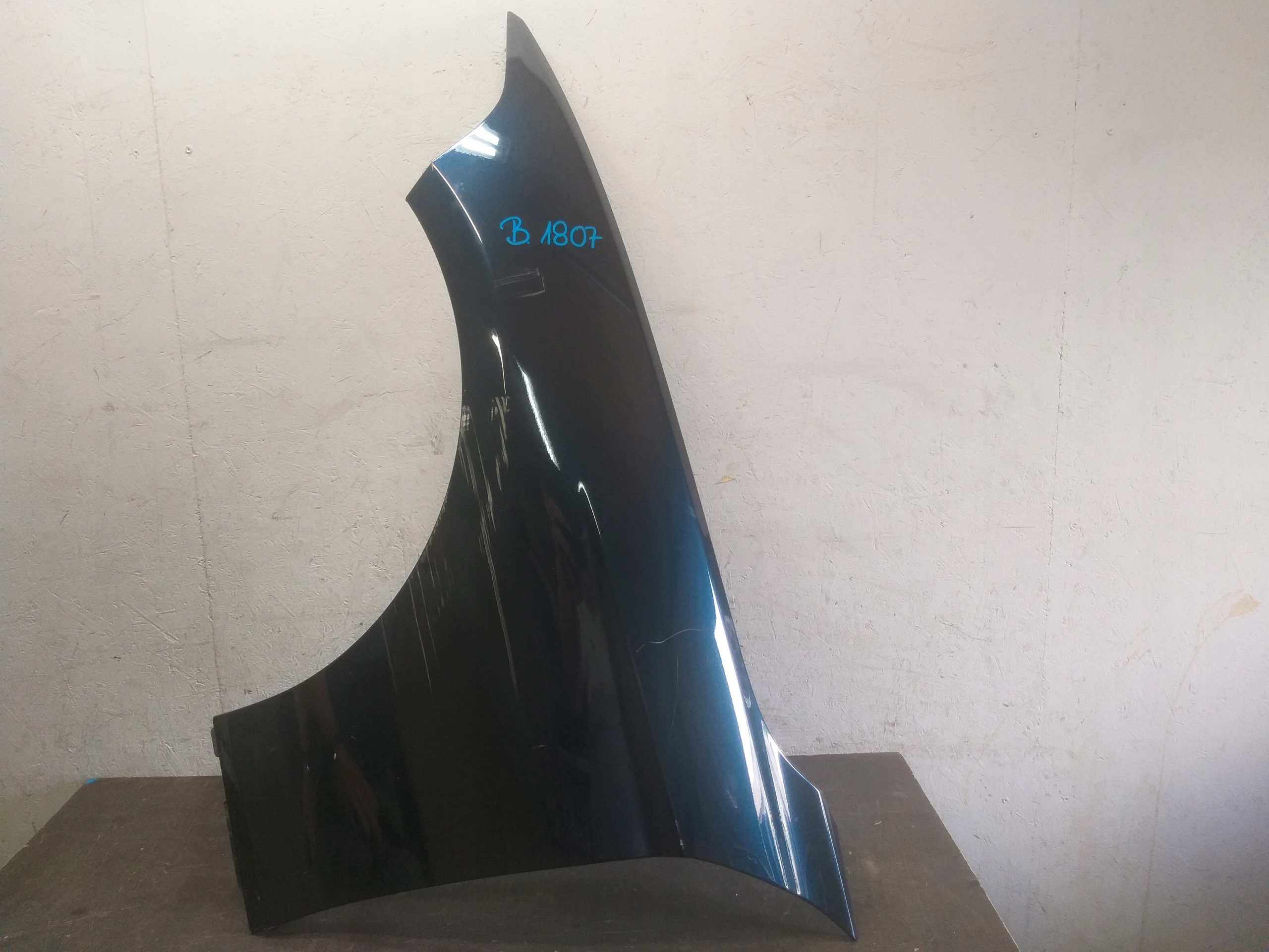 КРЫЛО ПЕРЕД ЛЕВЫЙ BMW И 1 F20