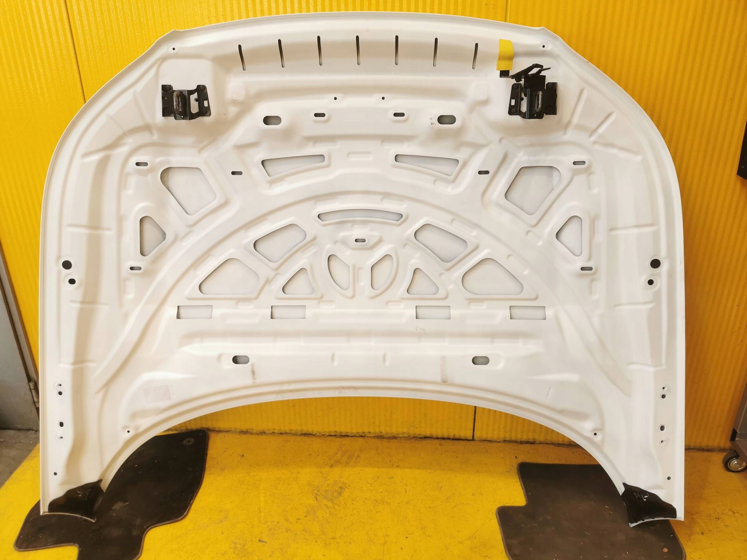 Volvo XC40 II MASKA POKRYWA SILNIKA 17r.- Producent części Volvo OE