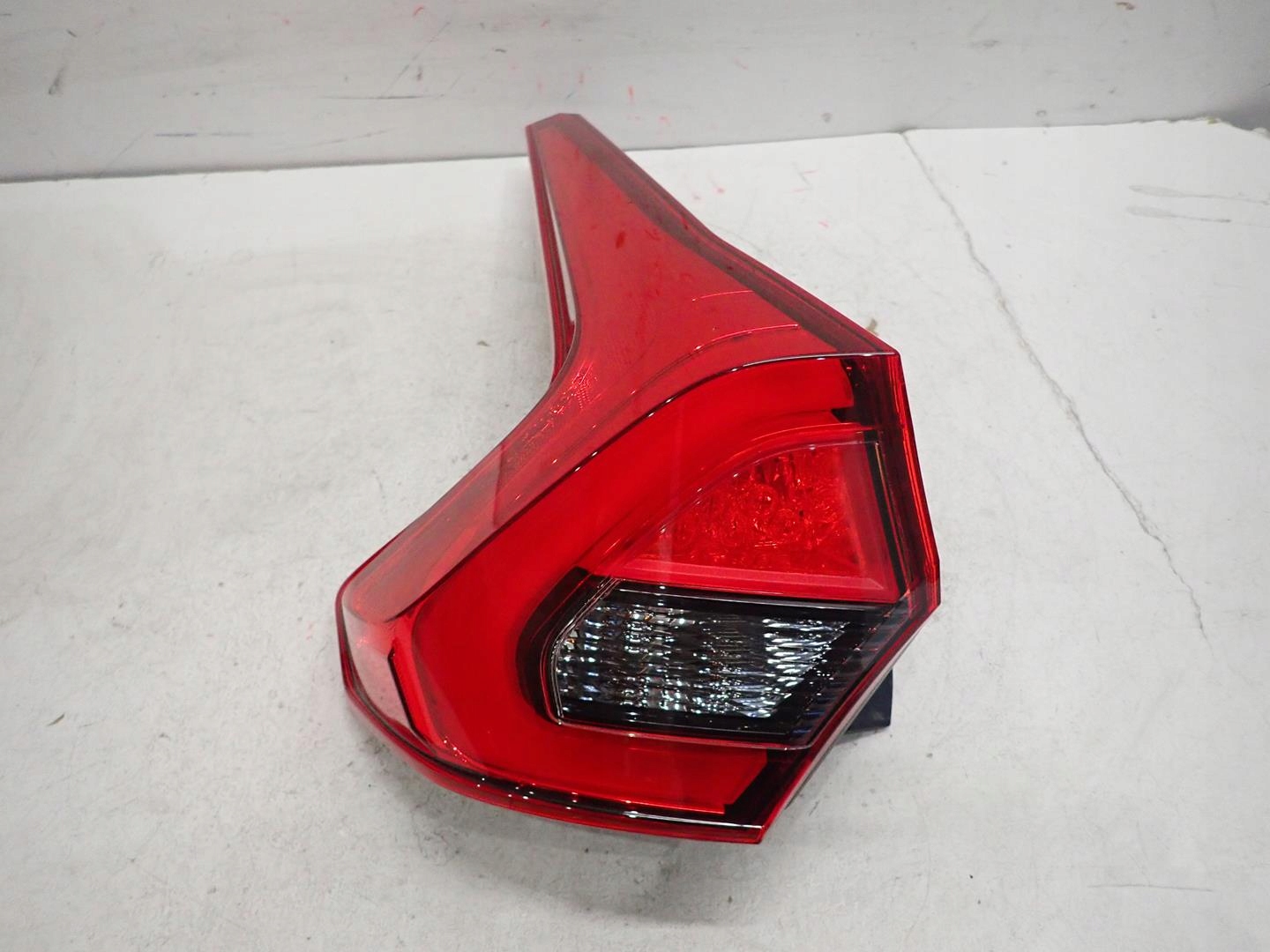 light rear part rear left MITSUBISHI ECLIPSE CROSS 2017