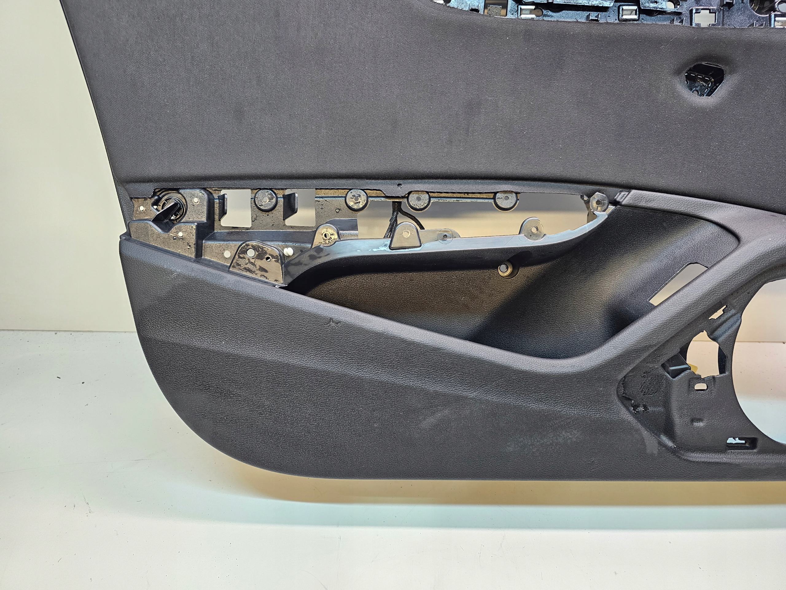 side door left front AUDI A4 B9 EUROPA 8W0867117 8W1867105E