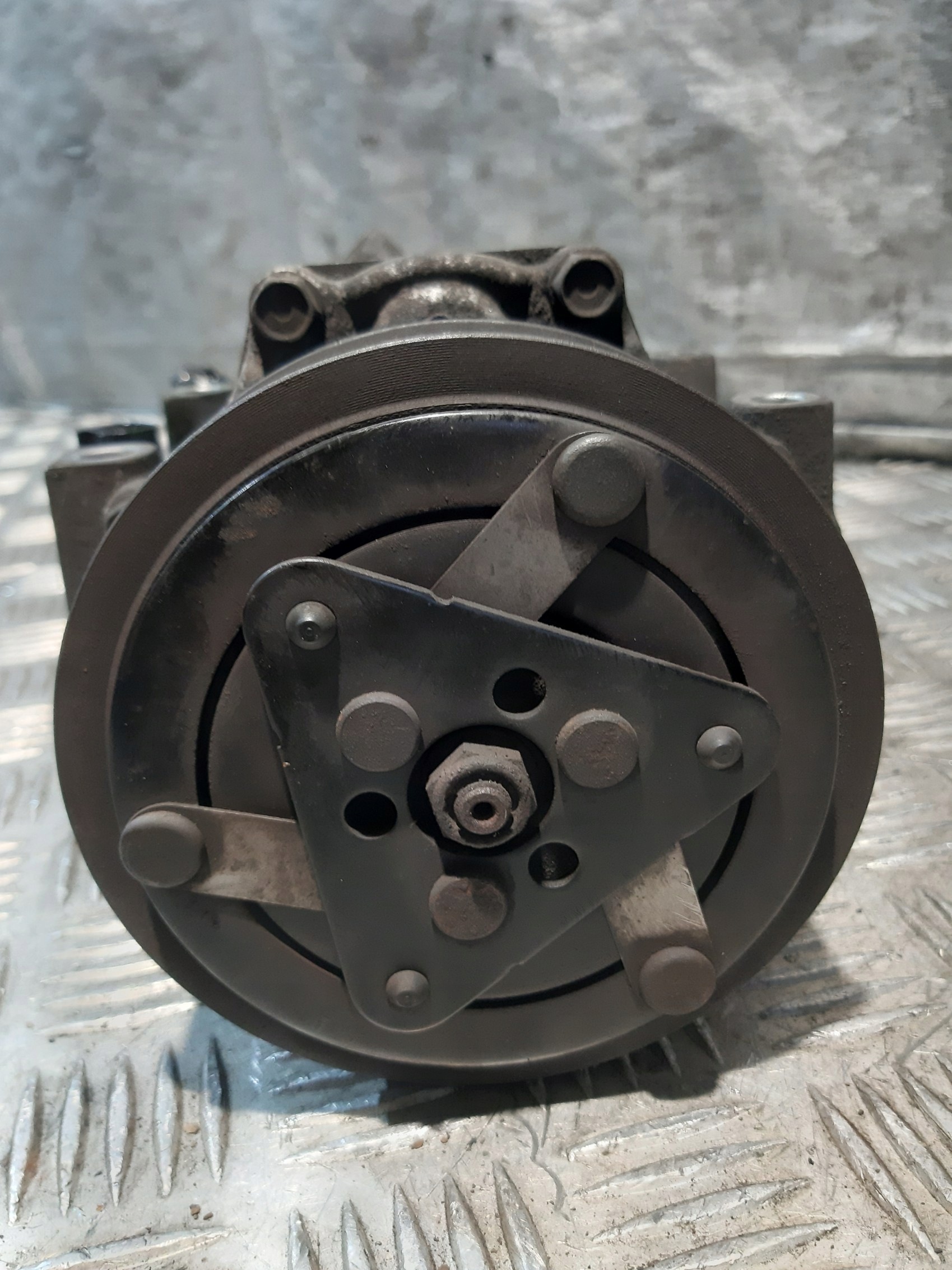 compressor; compressor of the air conditioning SD7V16 SANDEN MAZDA 3 BK 1.6 D