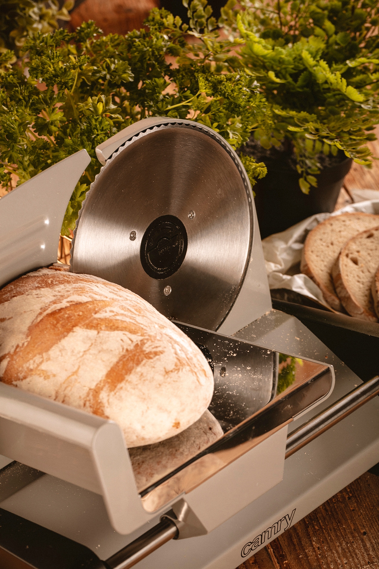 KRAJALNICA DO CHLEBA WĘDLIN SERÓW MOCNA CAMRY Model CR 4702