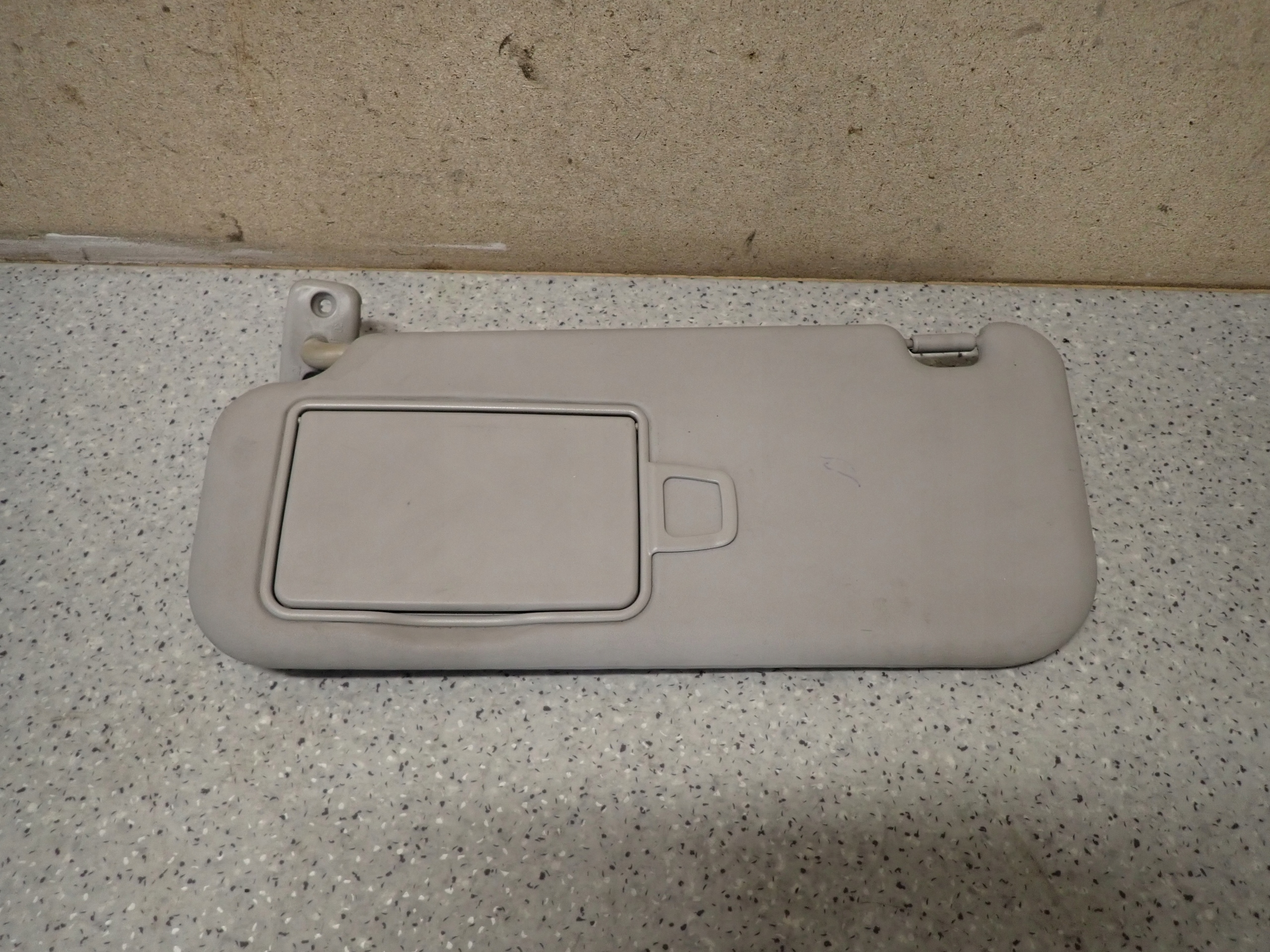 KIA SOUL 09-11 DASZEK PRZECIWSŁONECZNY LEWY Producent części Kia OE