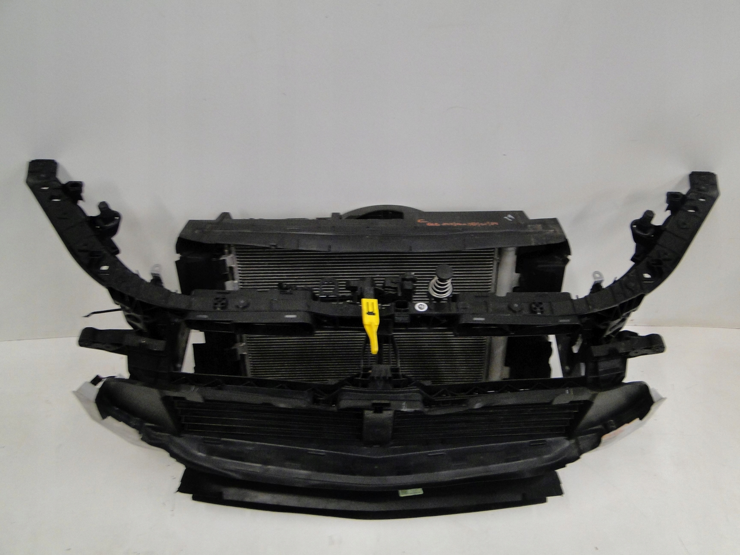 MERCEDES GLB 247 X247 PAS PRZEDNI CHŁODNICE KOMPLET 200D Producent części Mercedes-Benz OE