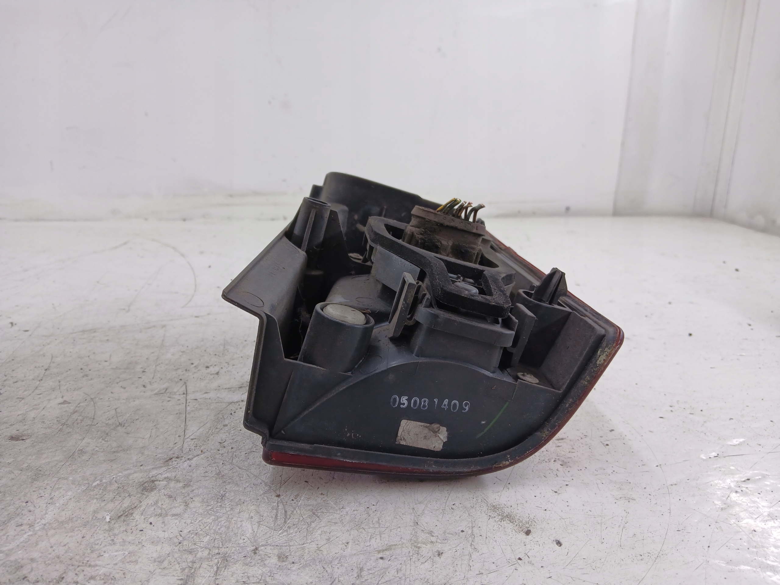 PEUGEOT PARTNER and LIFT light left rear part