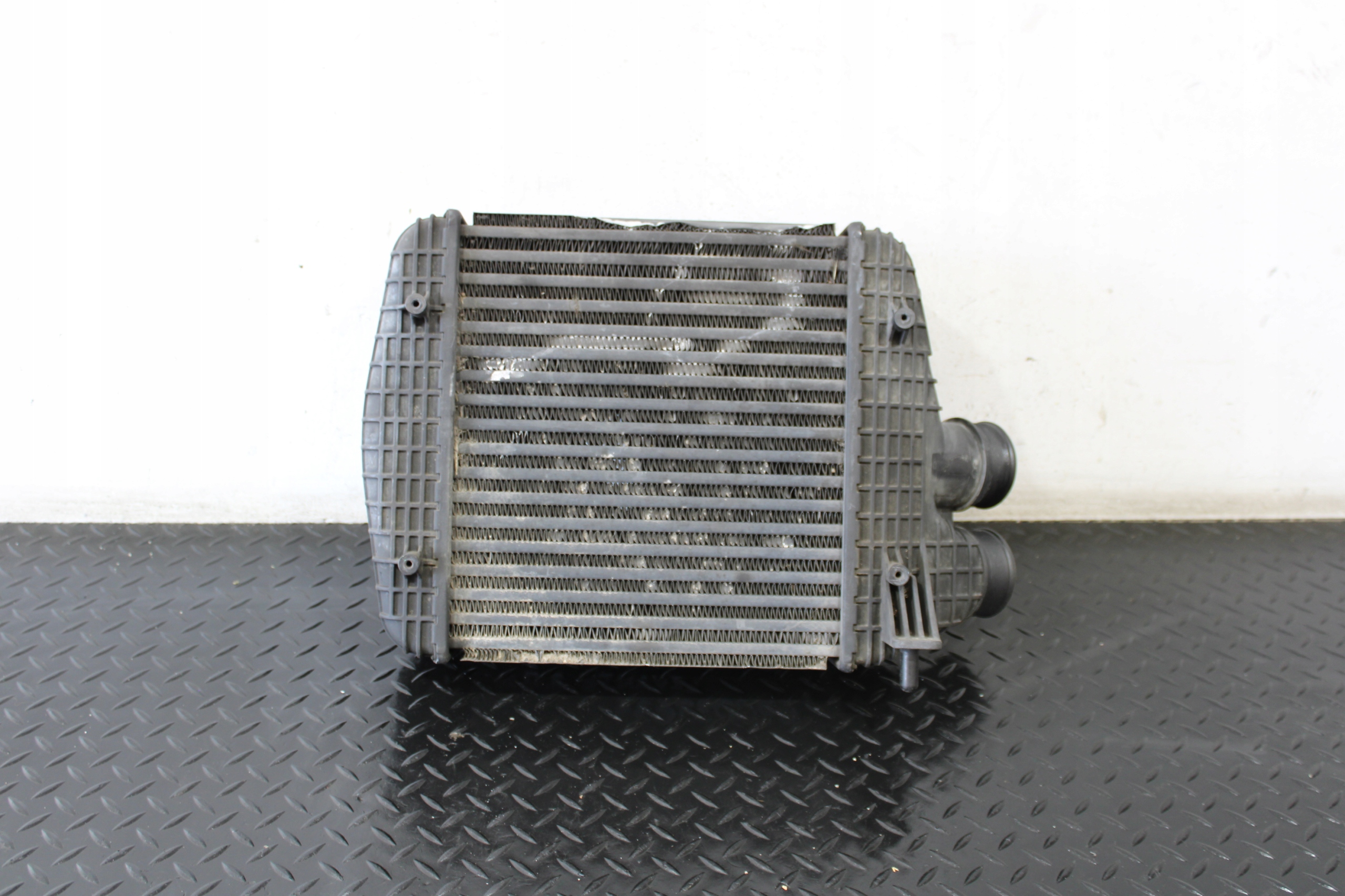 Kühler intercooler MASERATI LEVANTE M161 670035635