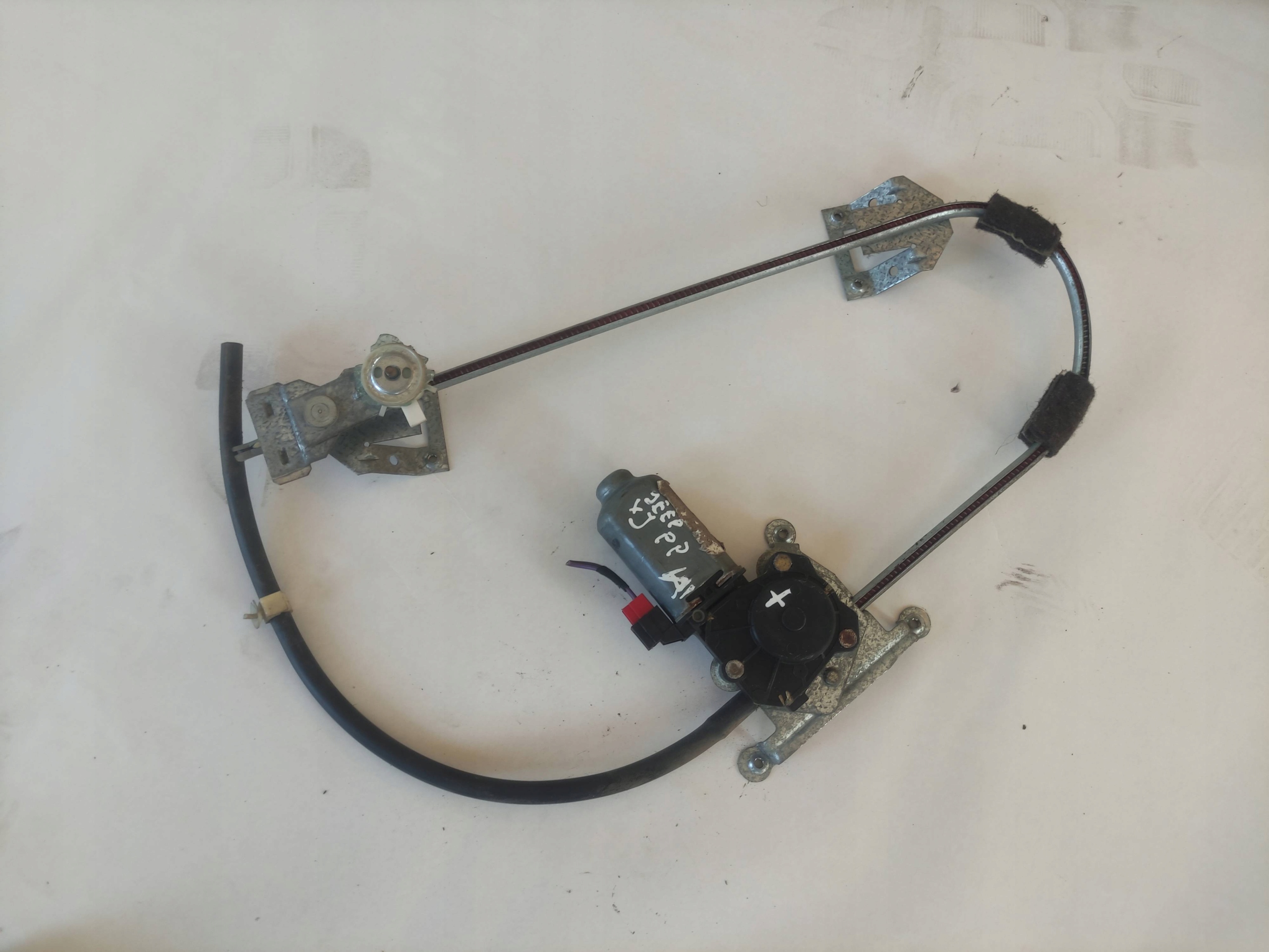 PODNOŚNIK SZYBY PRAWY PRZÓD JEEP Cherokee XJ 1993 2.1D