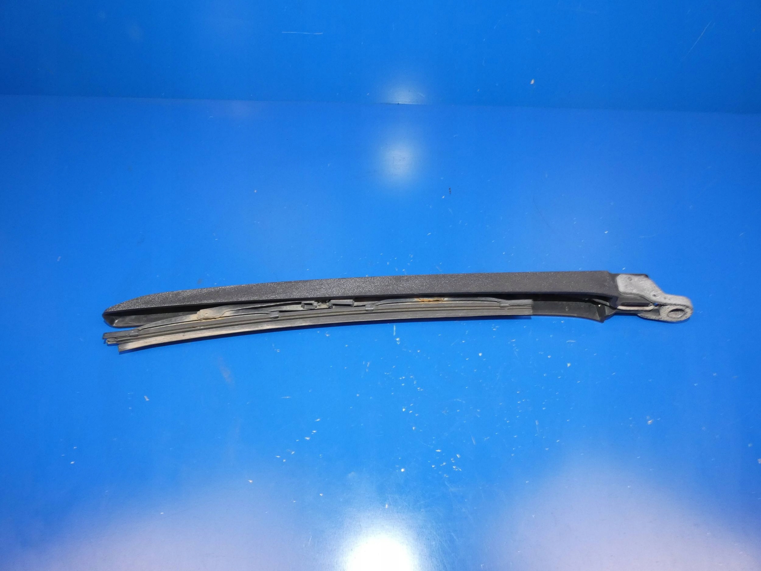 VOLVO V60 and wiper arm windows rear part bonnet boot