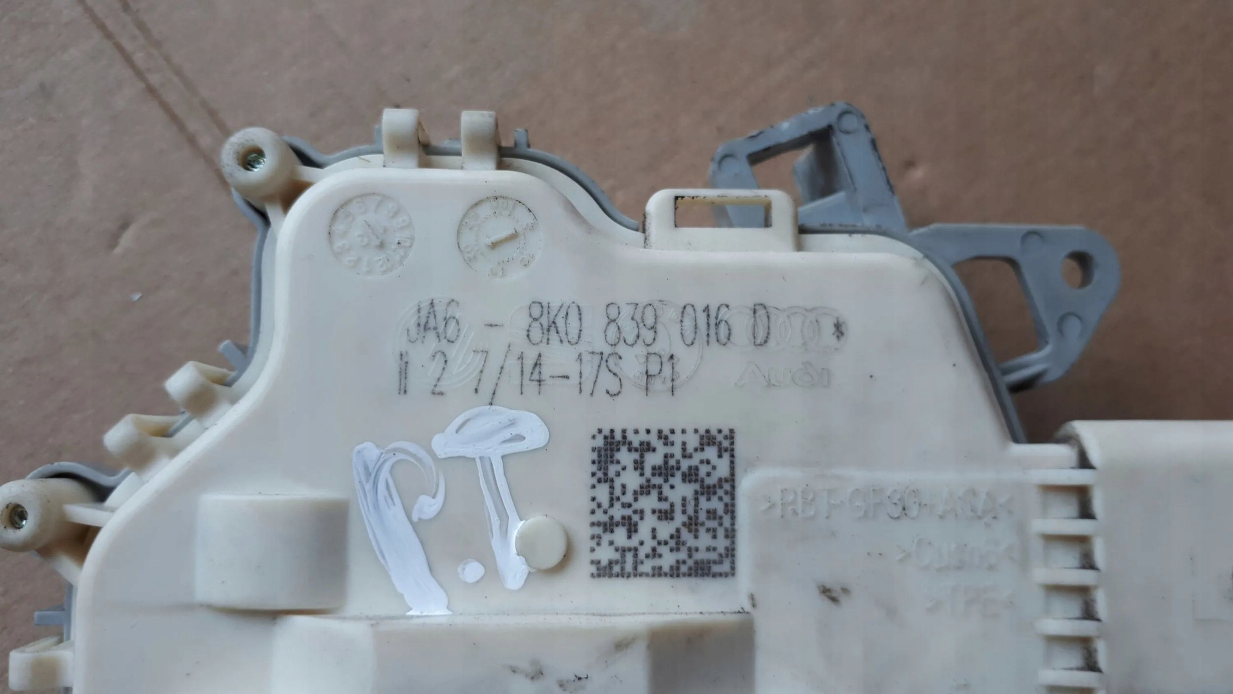 SQ5 8R Q5 lock door right rear part 5 PIN A4 B8 S5 A5