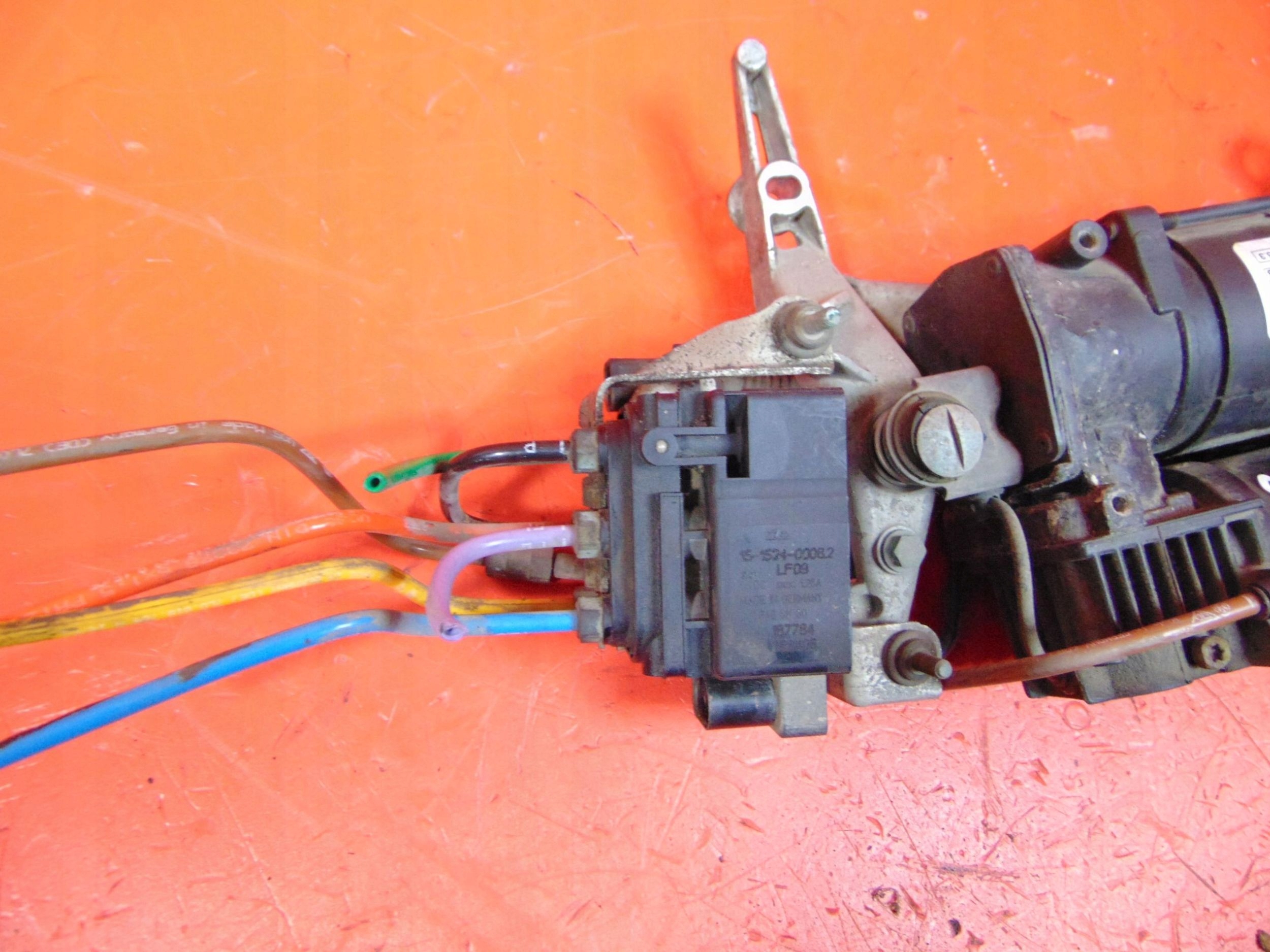 PORSCHE CAYENNE e 9P 7L TOUAREG e Pompa COMPRESSORE SOSPENSIONI 7L0616006D