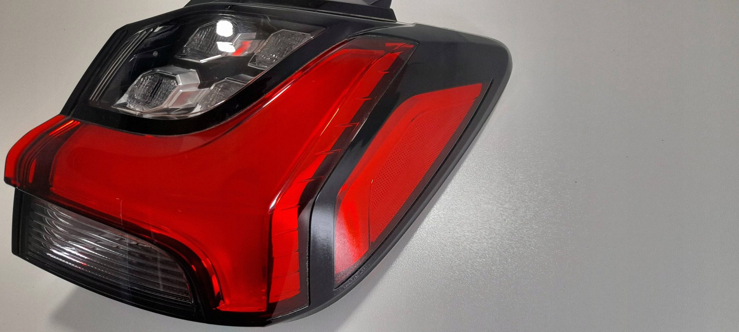 Mitsubishi ASX Lift 2019- light rear right W5348 (R443)
