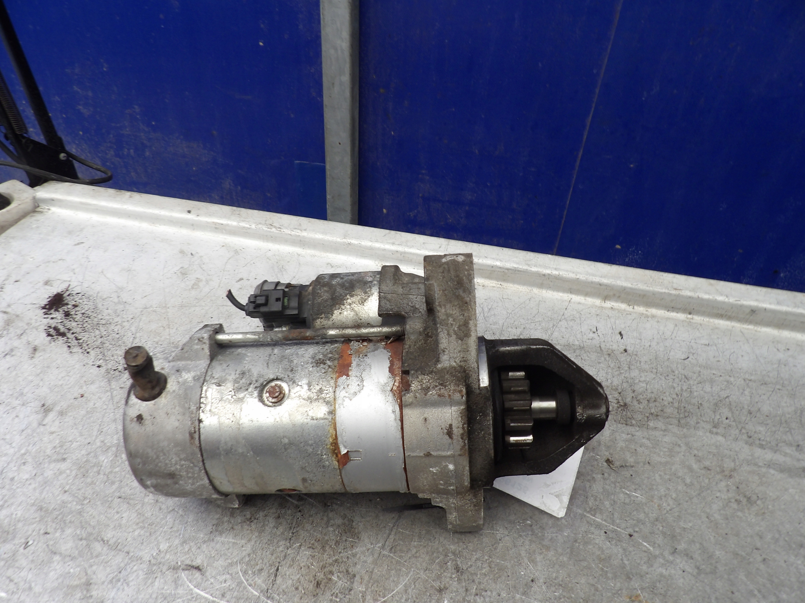 Toyota Avensis II T25 2,2 td starter