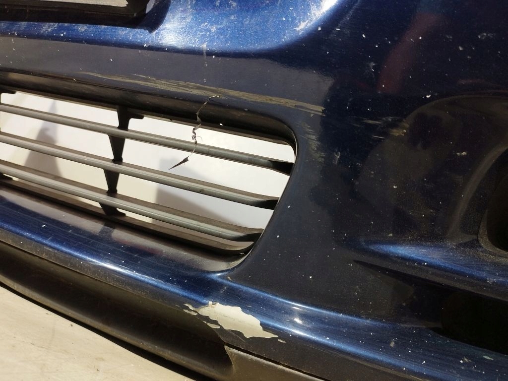 Toyota Avensis T25 II 2 bumper front front 8P4