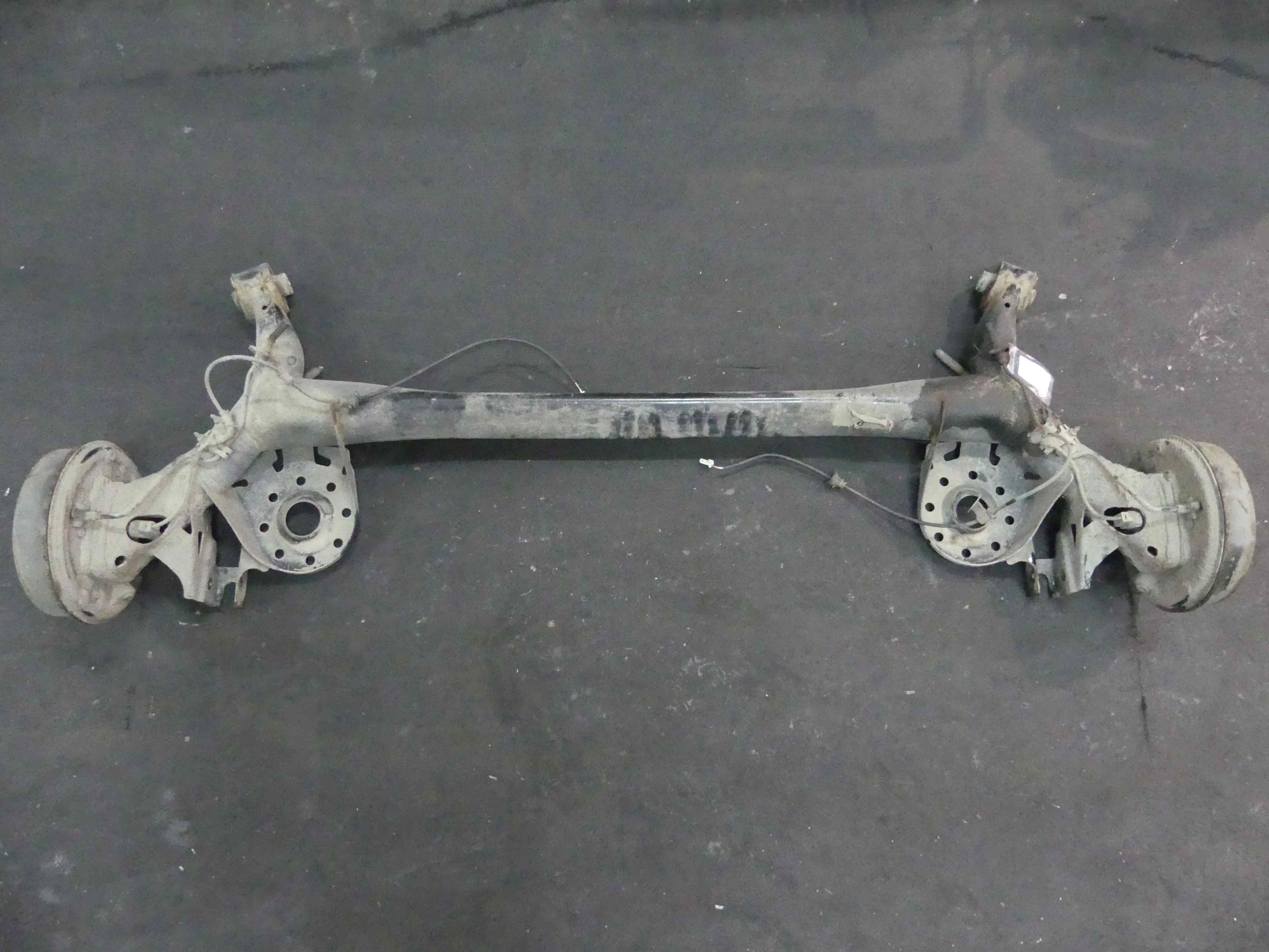 TYLNA BELKA OŚ TYŁ TOYOTA YARIS III 1.0 VVTI