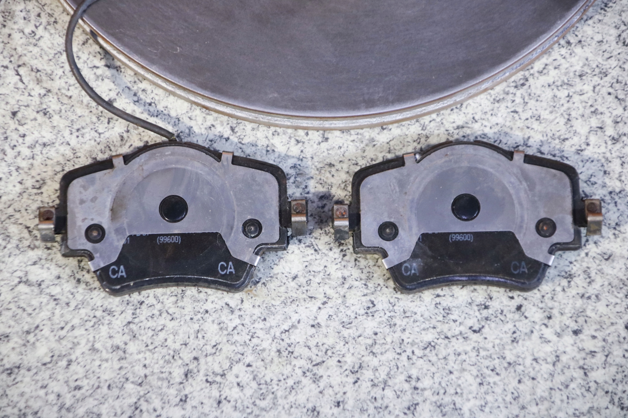 BMW G20 330i discs plates front 330x24 9 km !!!