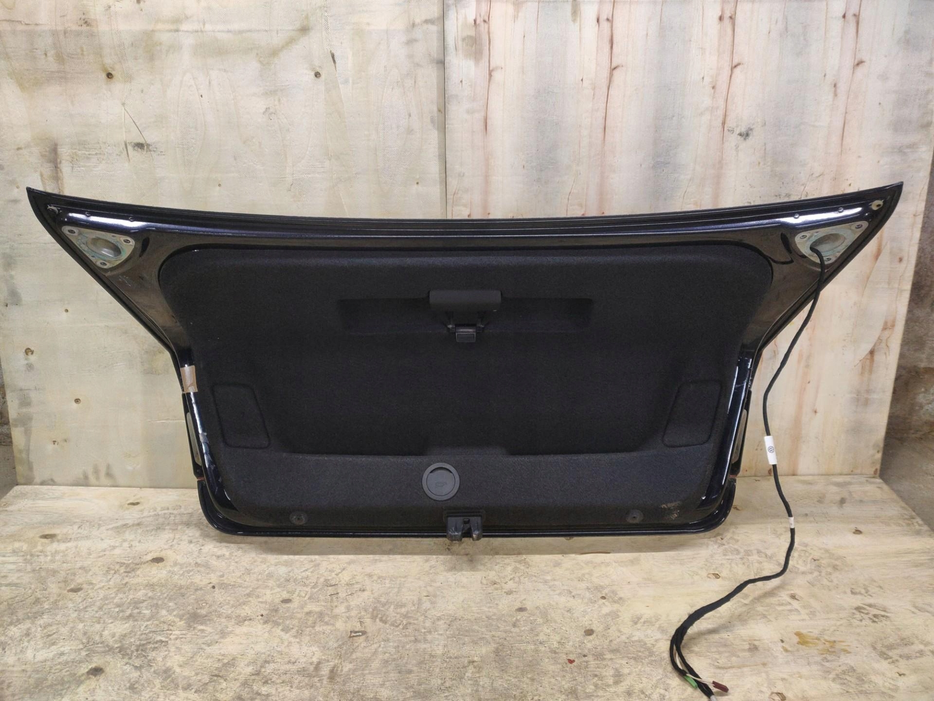 rear trunk door boot Volkswagen Passat B7 2011