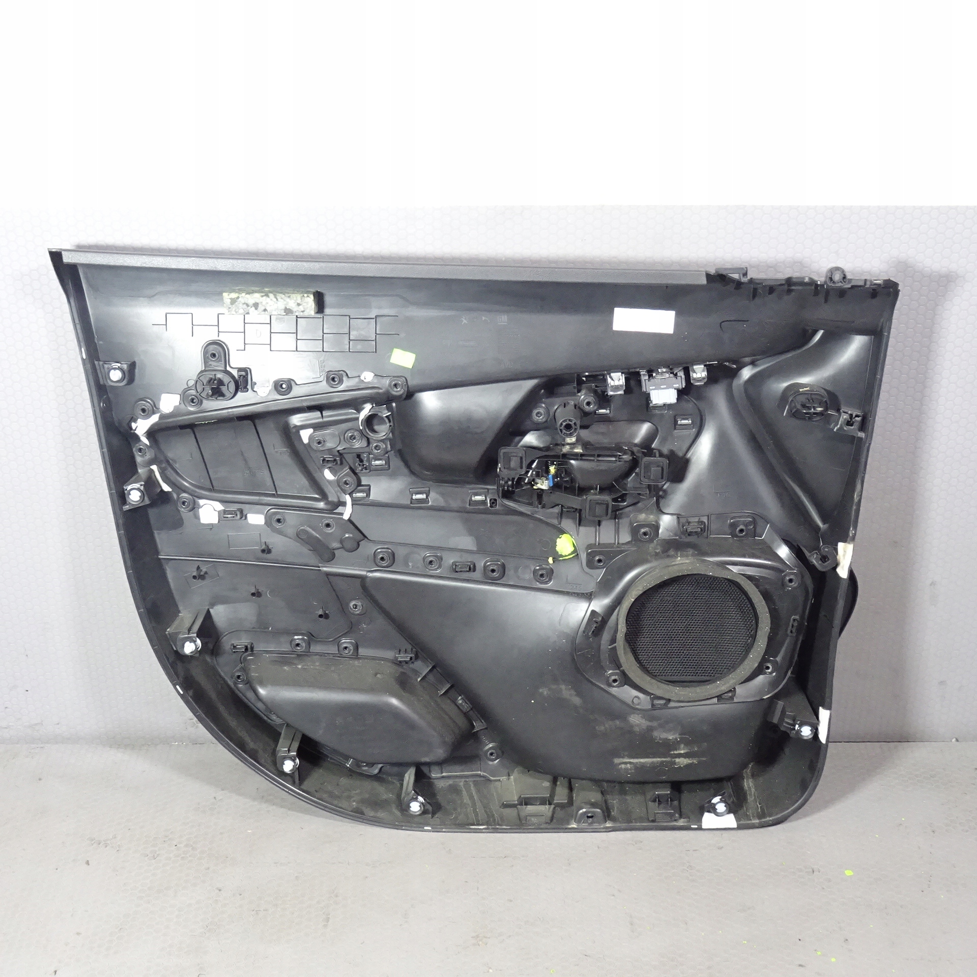 OPEL COMBO E TAPICERKA DRZWI PRZÓD P 98186431ZD Numer katalogowy części 98186431ZD