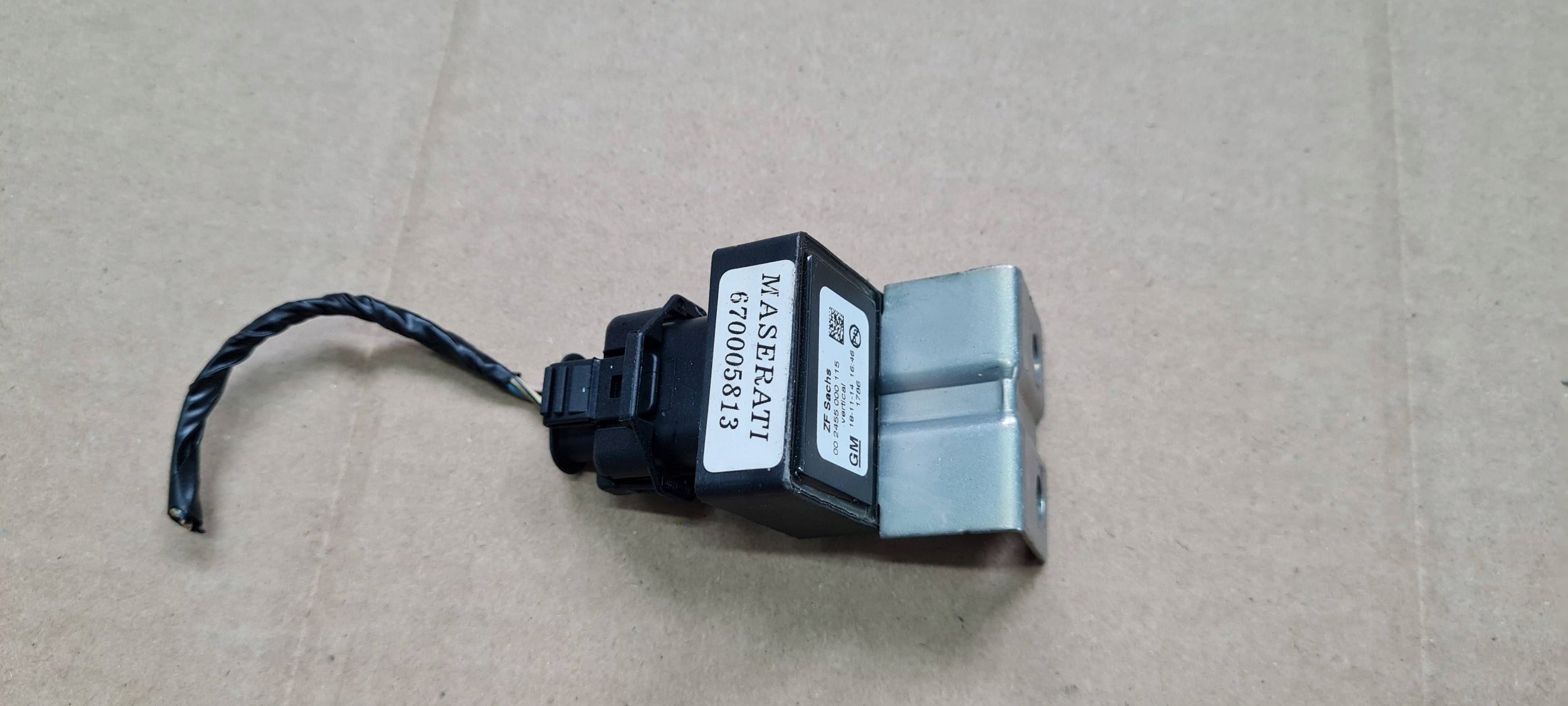 Maserati Quattroporte VI module control unit sensor PRZYSPIESZENIA 670005813