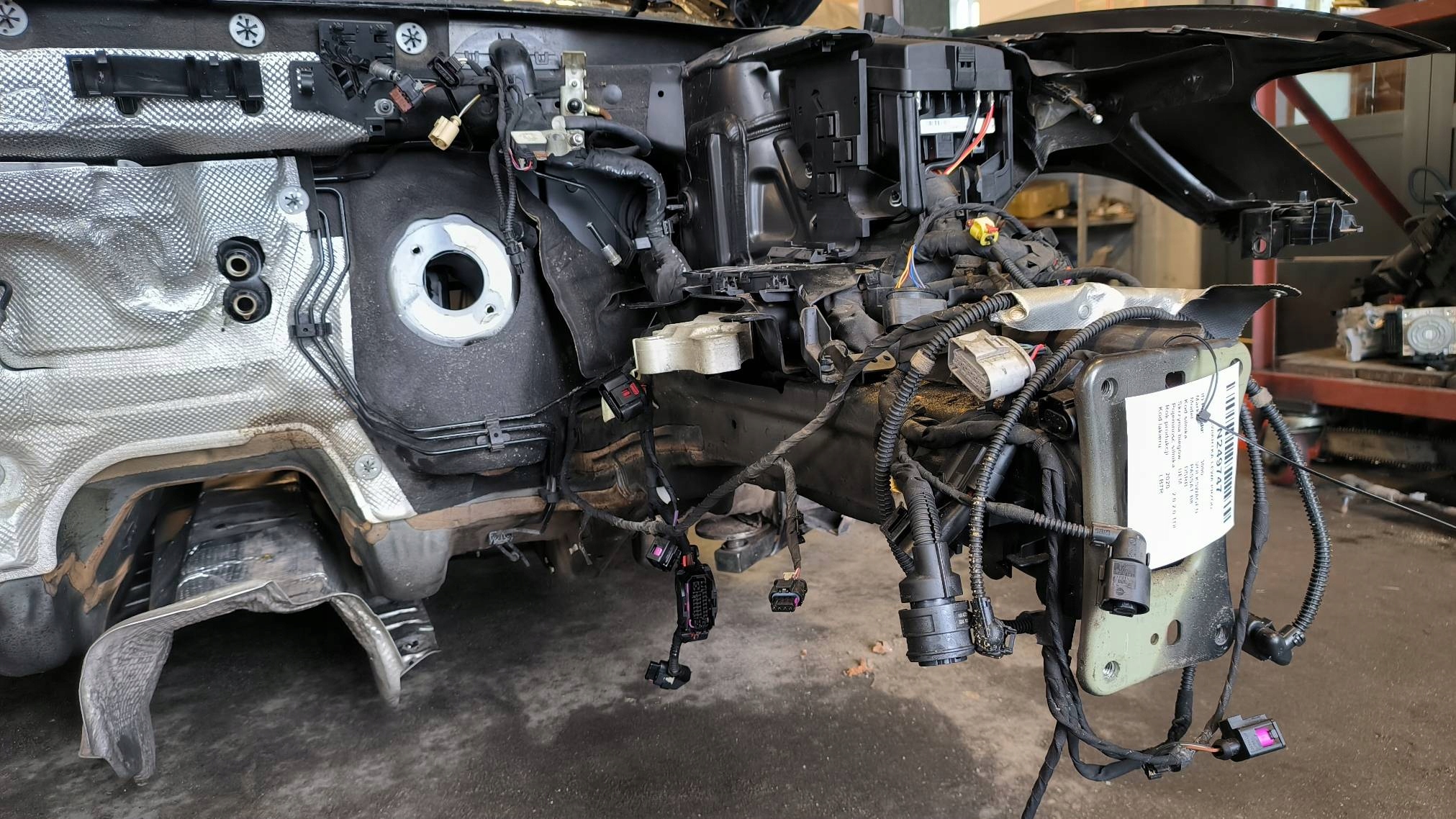 quarter left front LB7R VOLKSWAGEN PASSAT B8