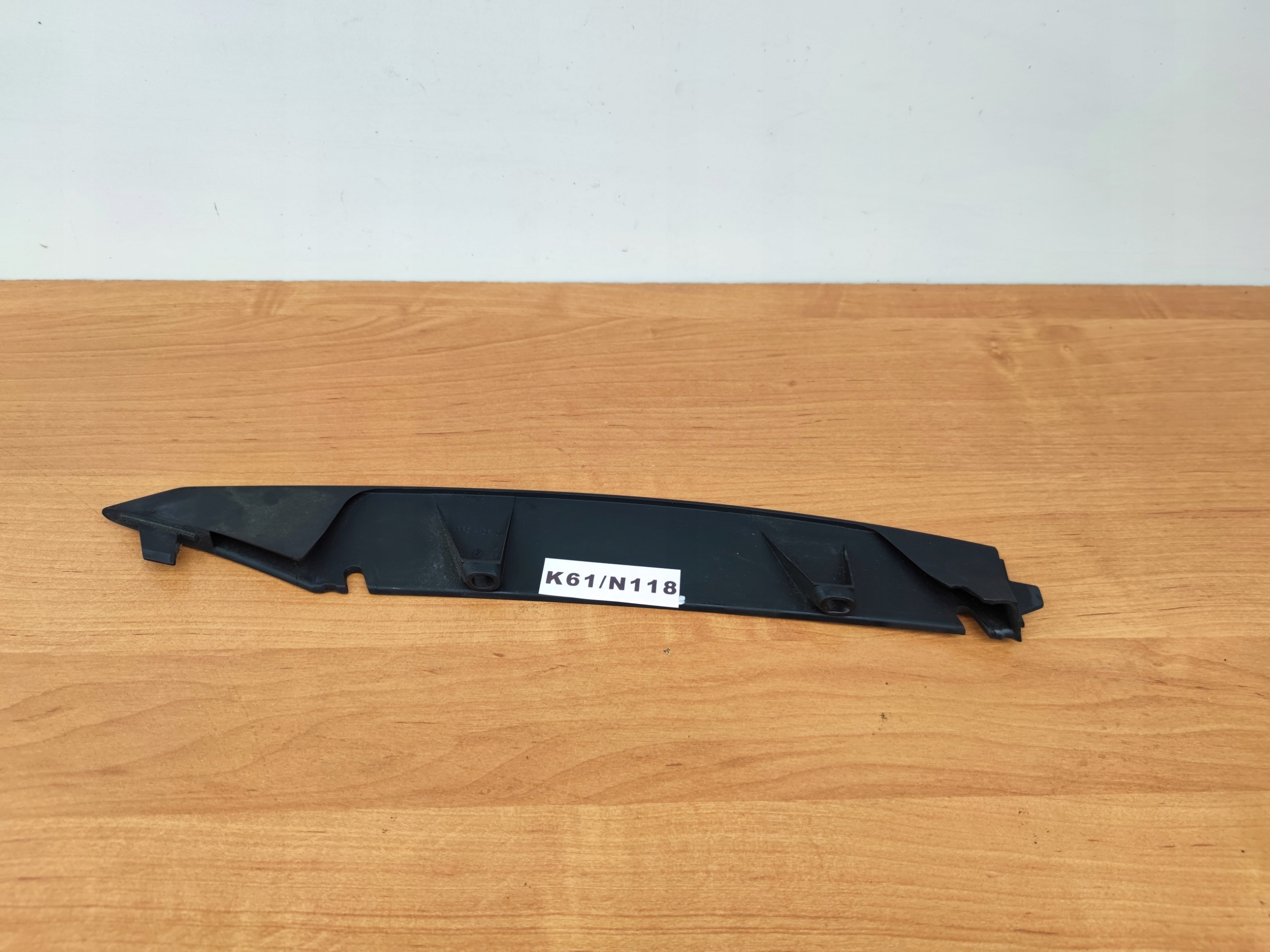 AUDI R8 420 moulding of a bumper rear part right cap