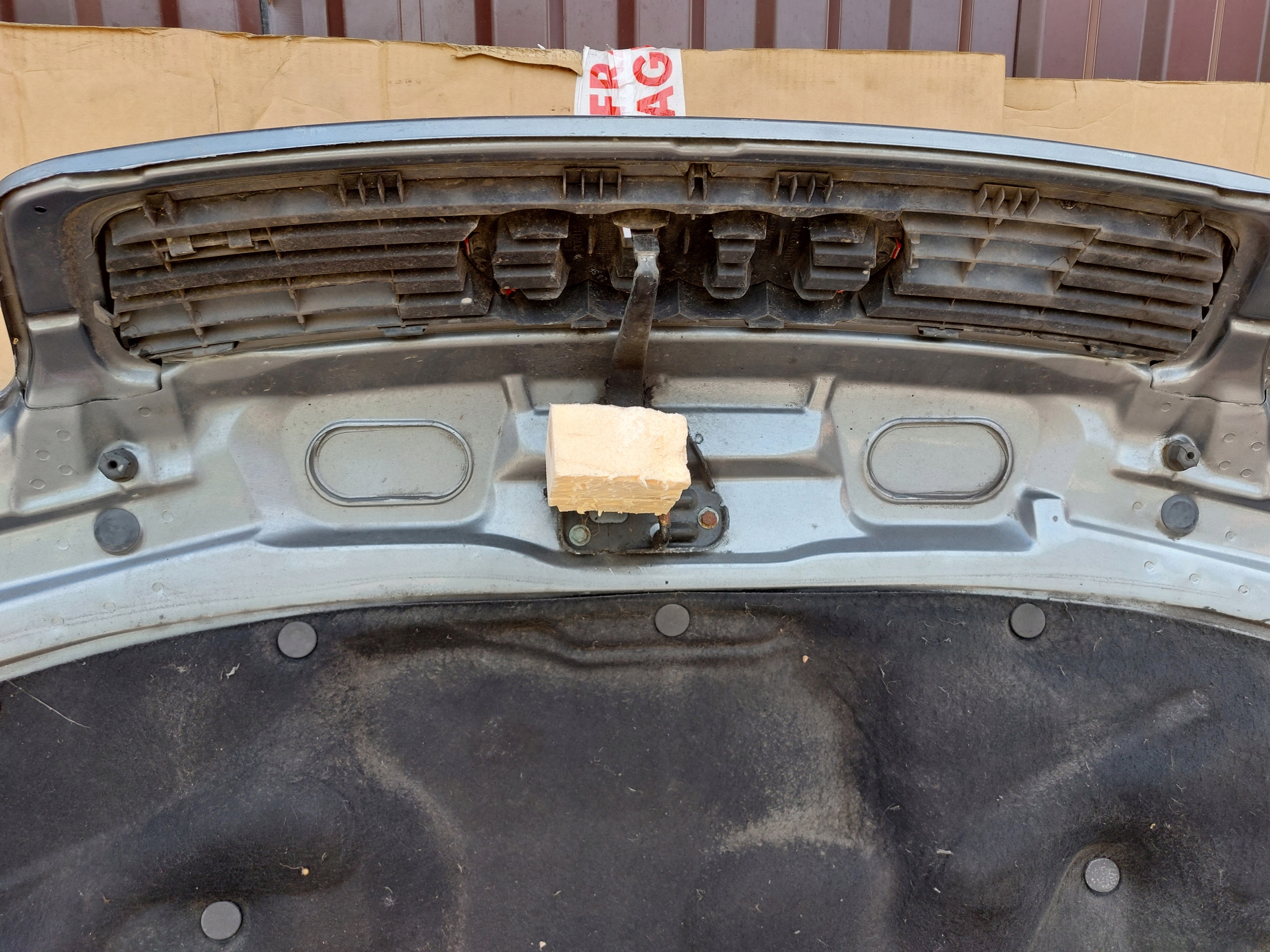 motorháztetö AUDI A4 B6 SZARA