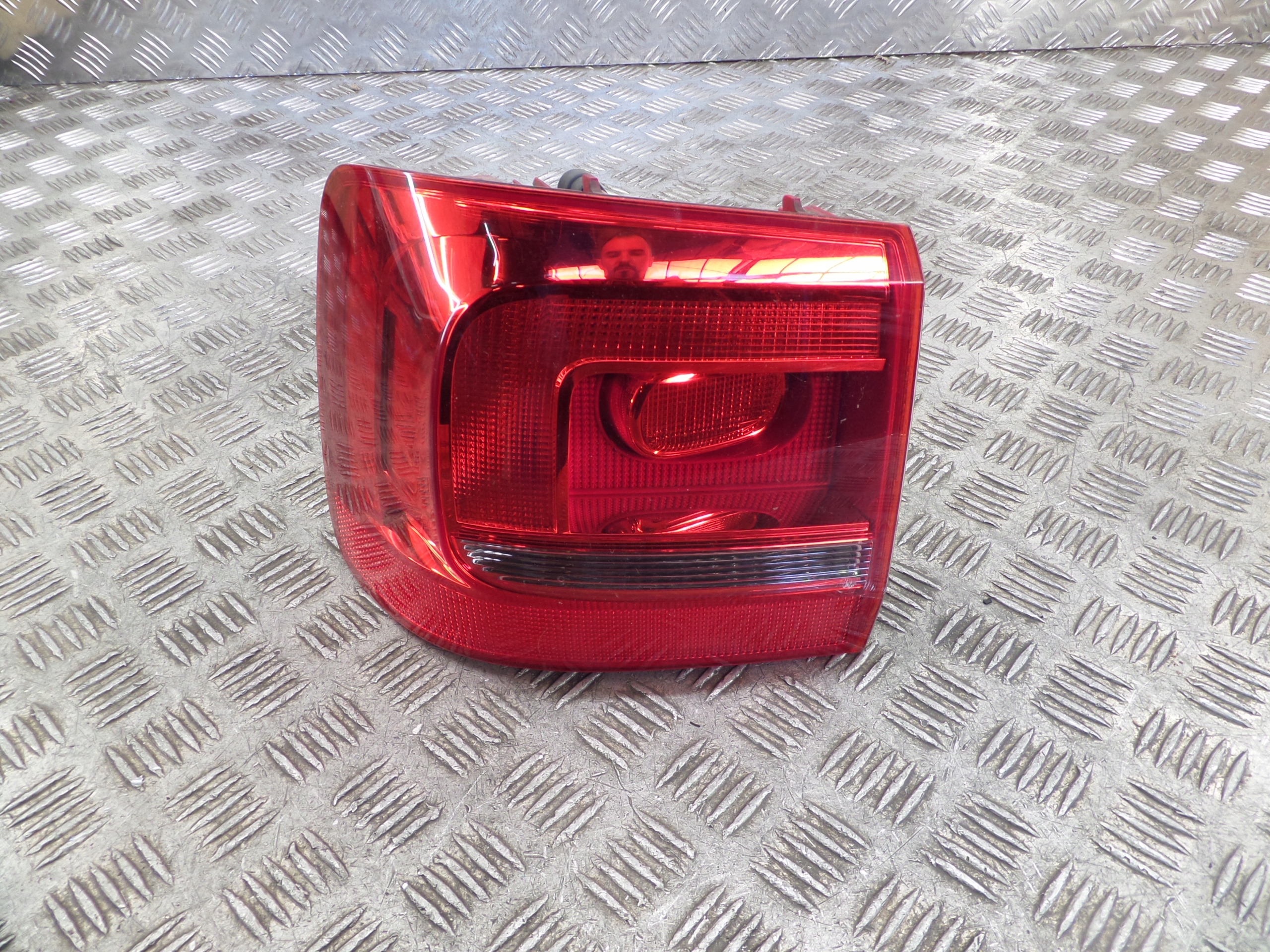 VOLKSWAGEN TOURAN II 11-15 light left rear part