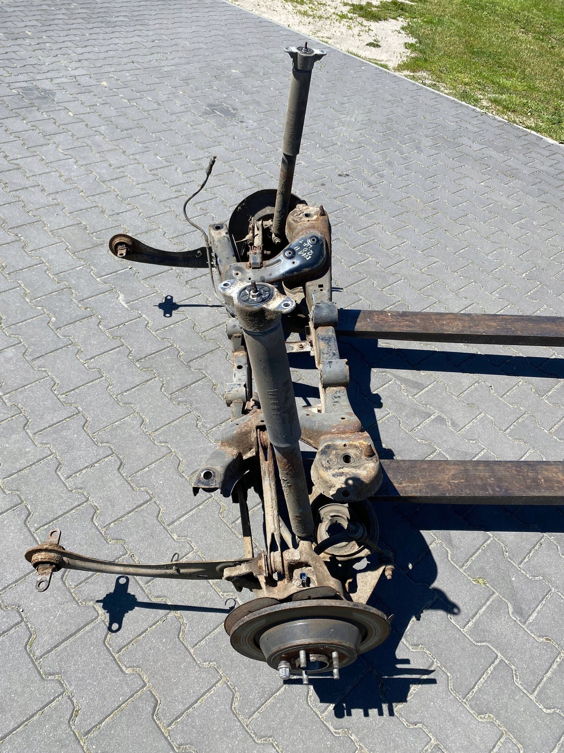 FORD KUGA MK2 17R BELKA ZAWIESZENIA TYŁ 4X4 Typ samochodu 4x4/SUV