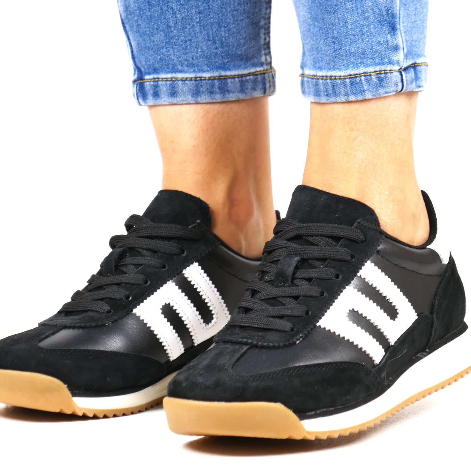 Černé sportovní boty Kožené tenisky jaro 40