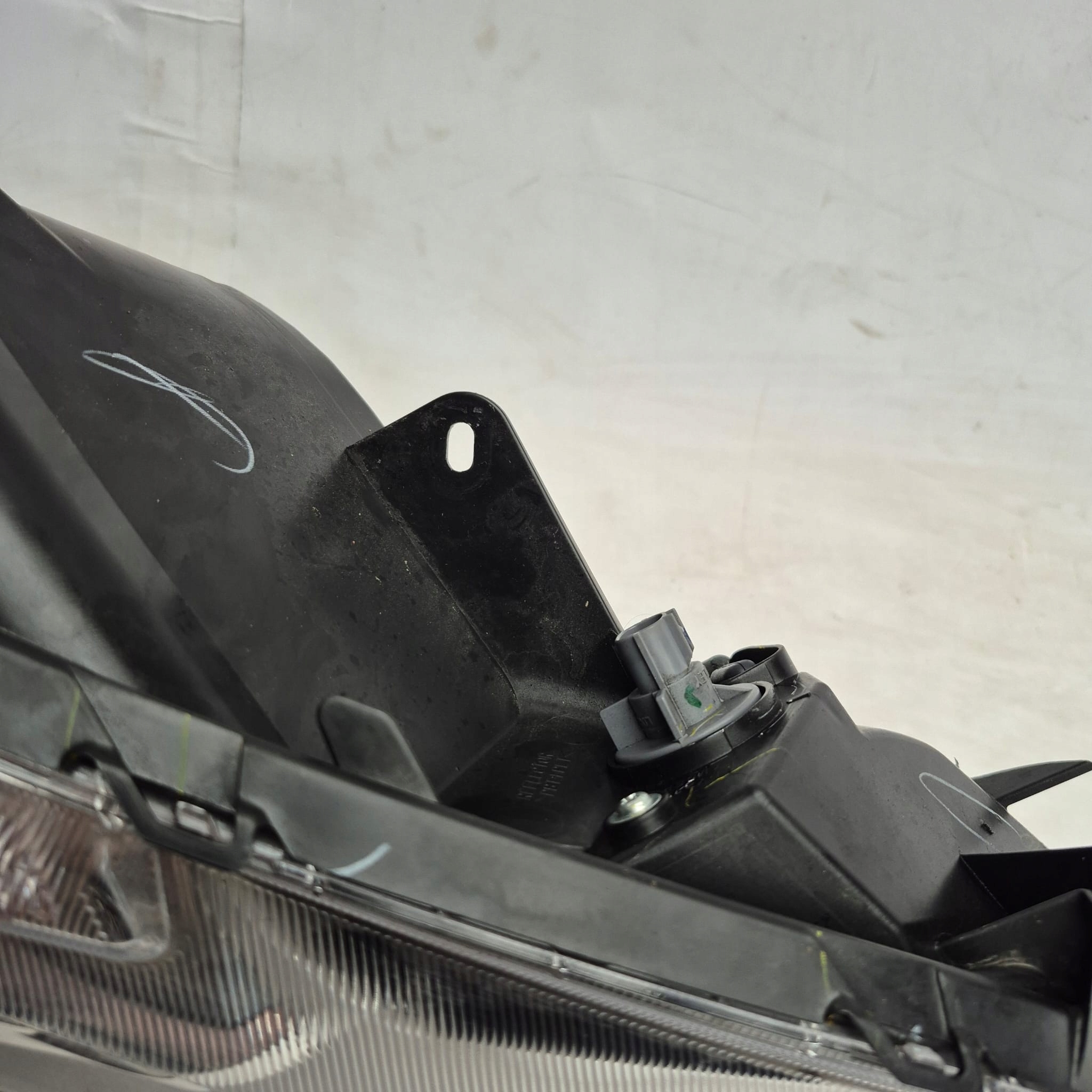 MITSUBISHI SPACE STAR II 2 LIFT 19-24 light front front right