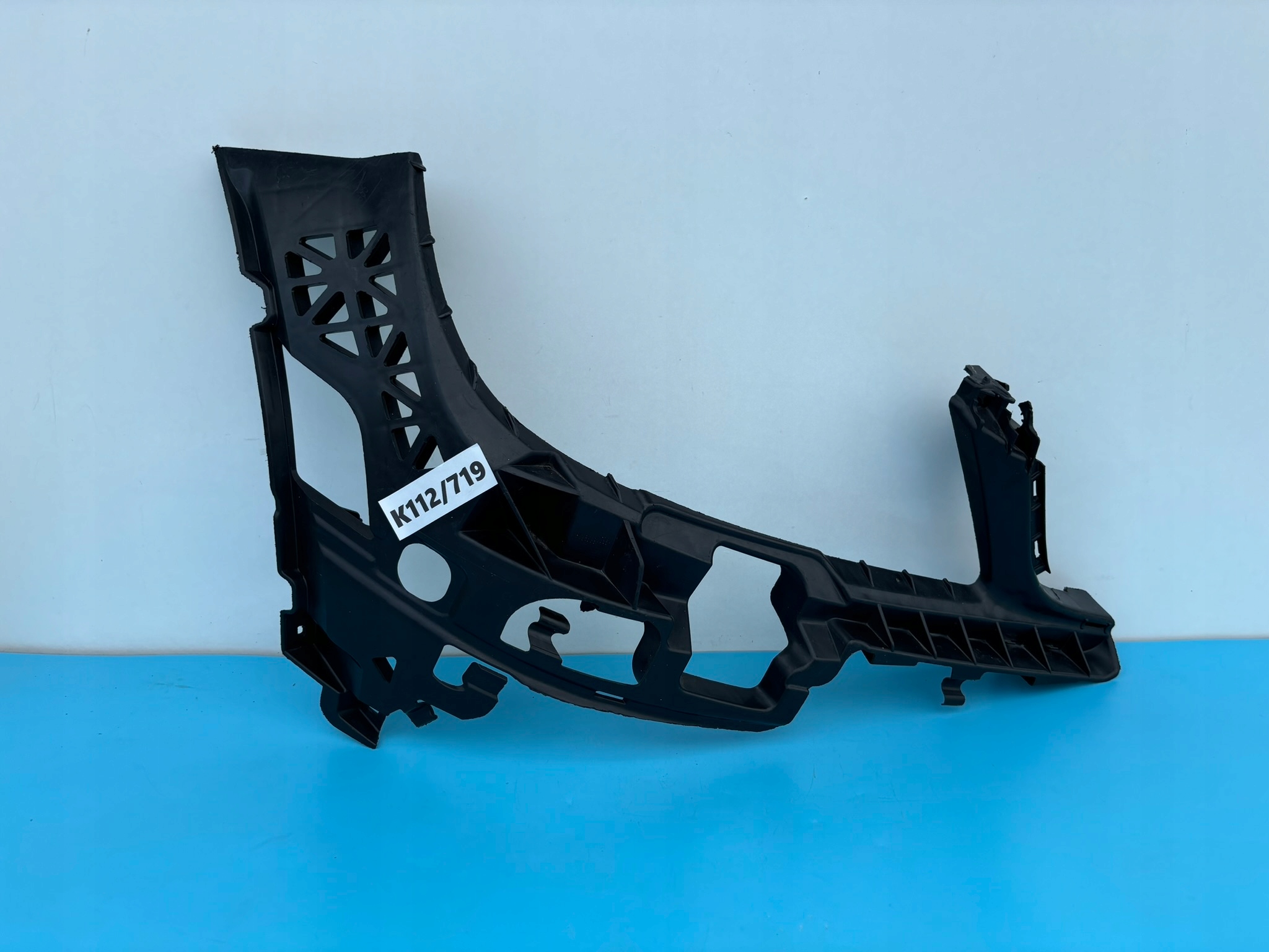 MERCEDES C-KLASA W204 right bumper bracket front holder K112/719