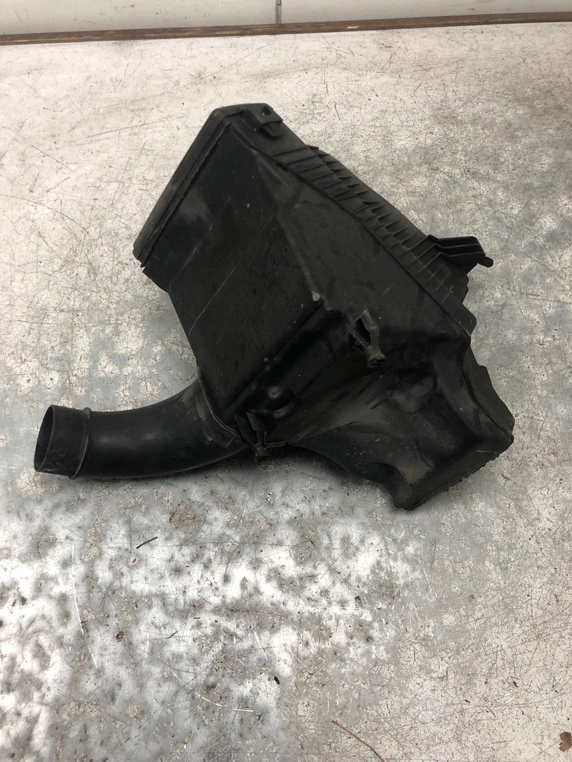Gehäuse filter luft RENAULT MODUS 8200398989