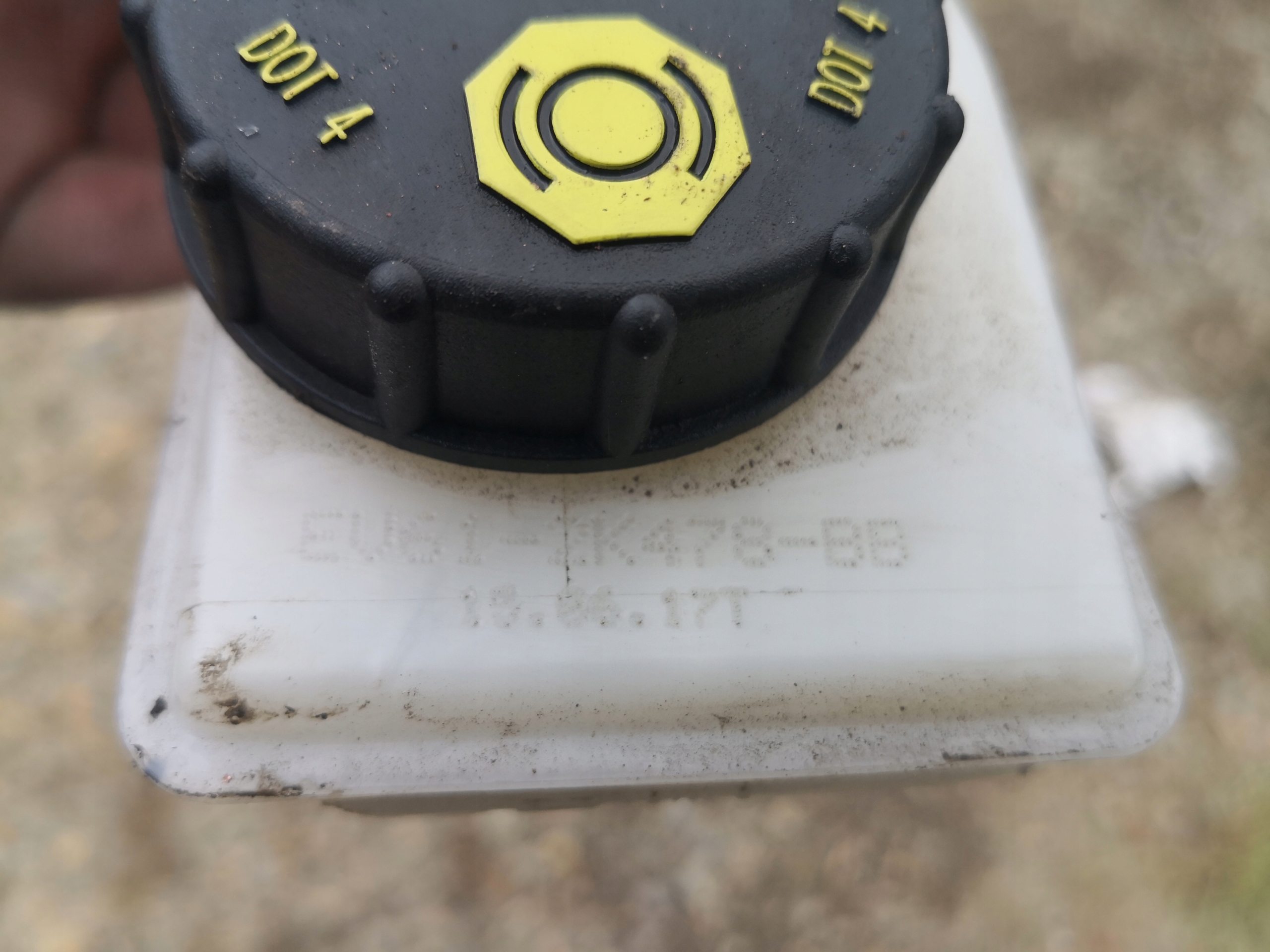 Behälter des Gasses Brems- FORD KUGA MK2 LIFT