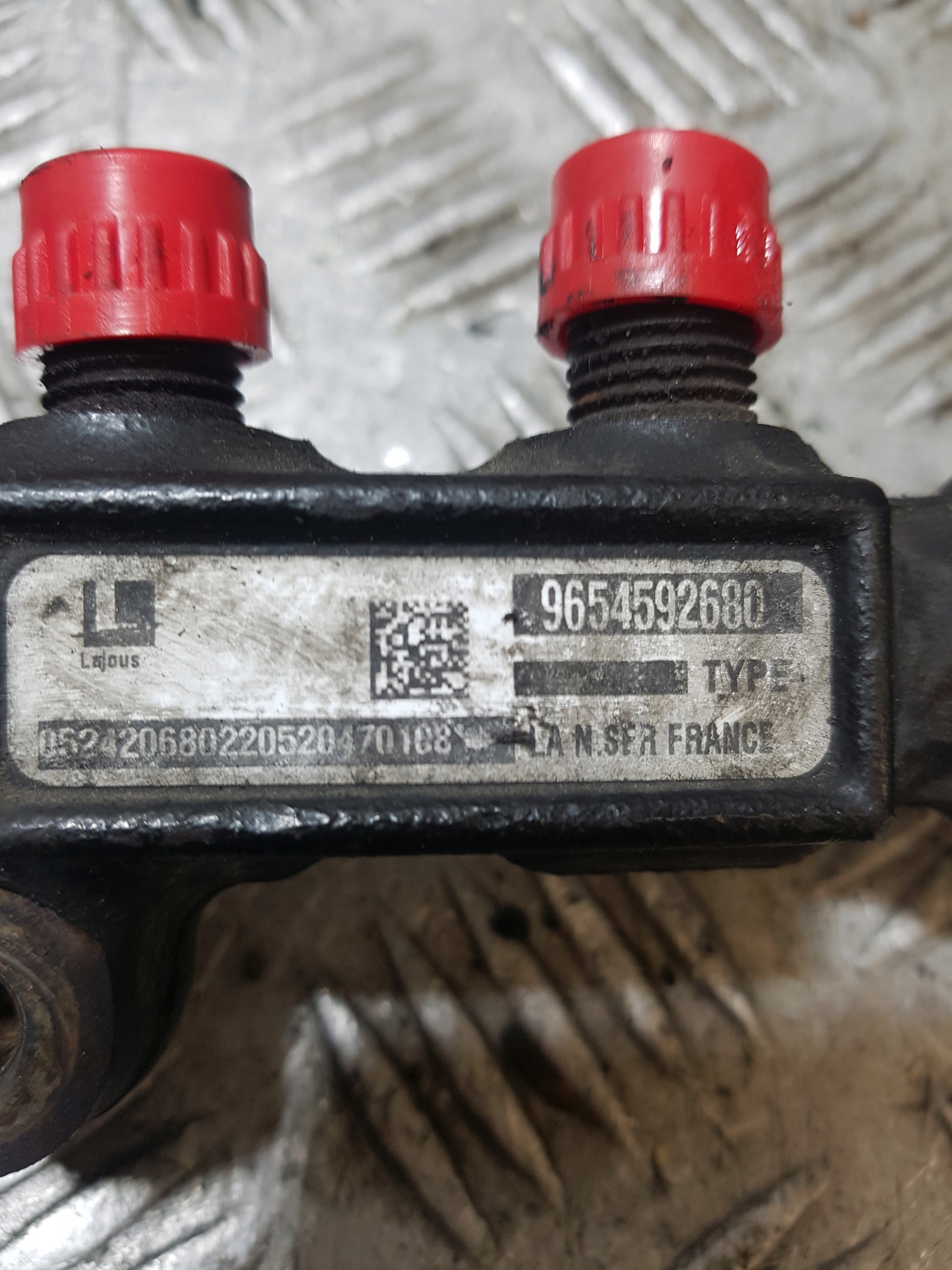 Rampe injection PEUGEOT 307 9654592680