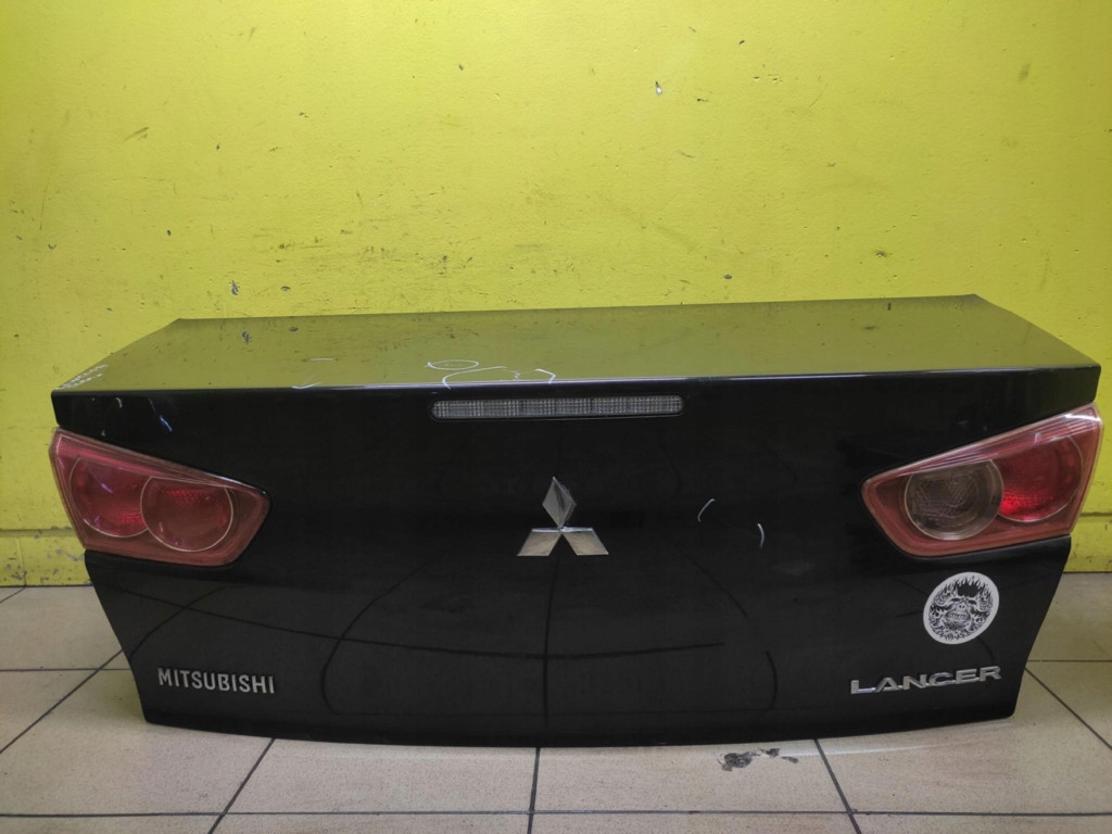 MITSUBISHI LANCER VIII sedan boot door