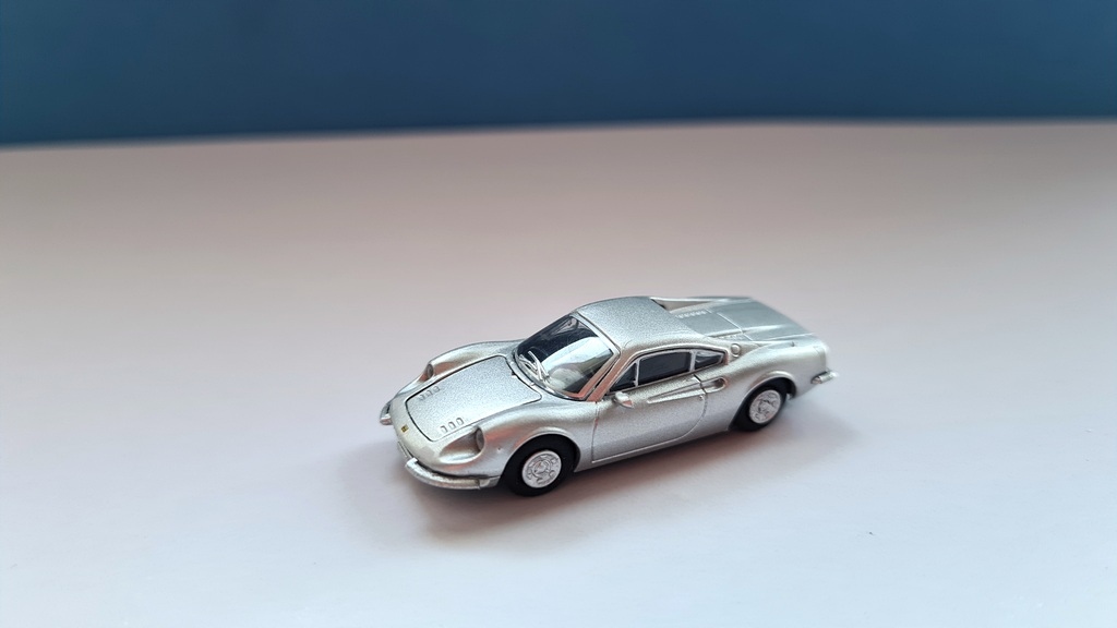 PCX870219 Ferrari Dino 246 Gt stříbrná