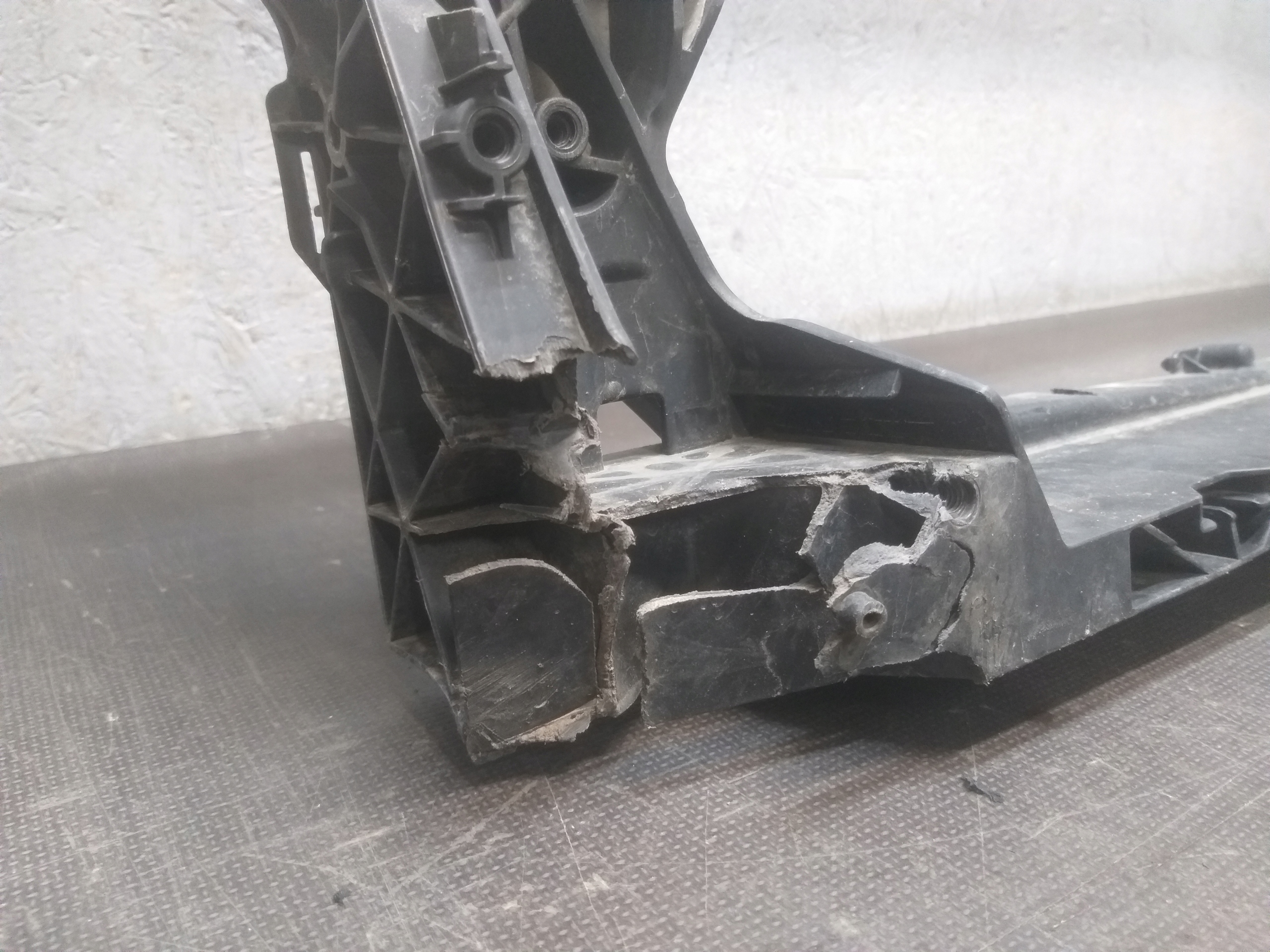SCHLOSSTRÄGER AUDI A6 C8 4K0805594A