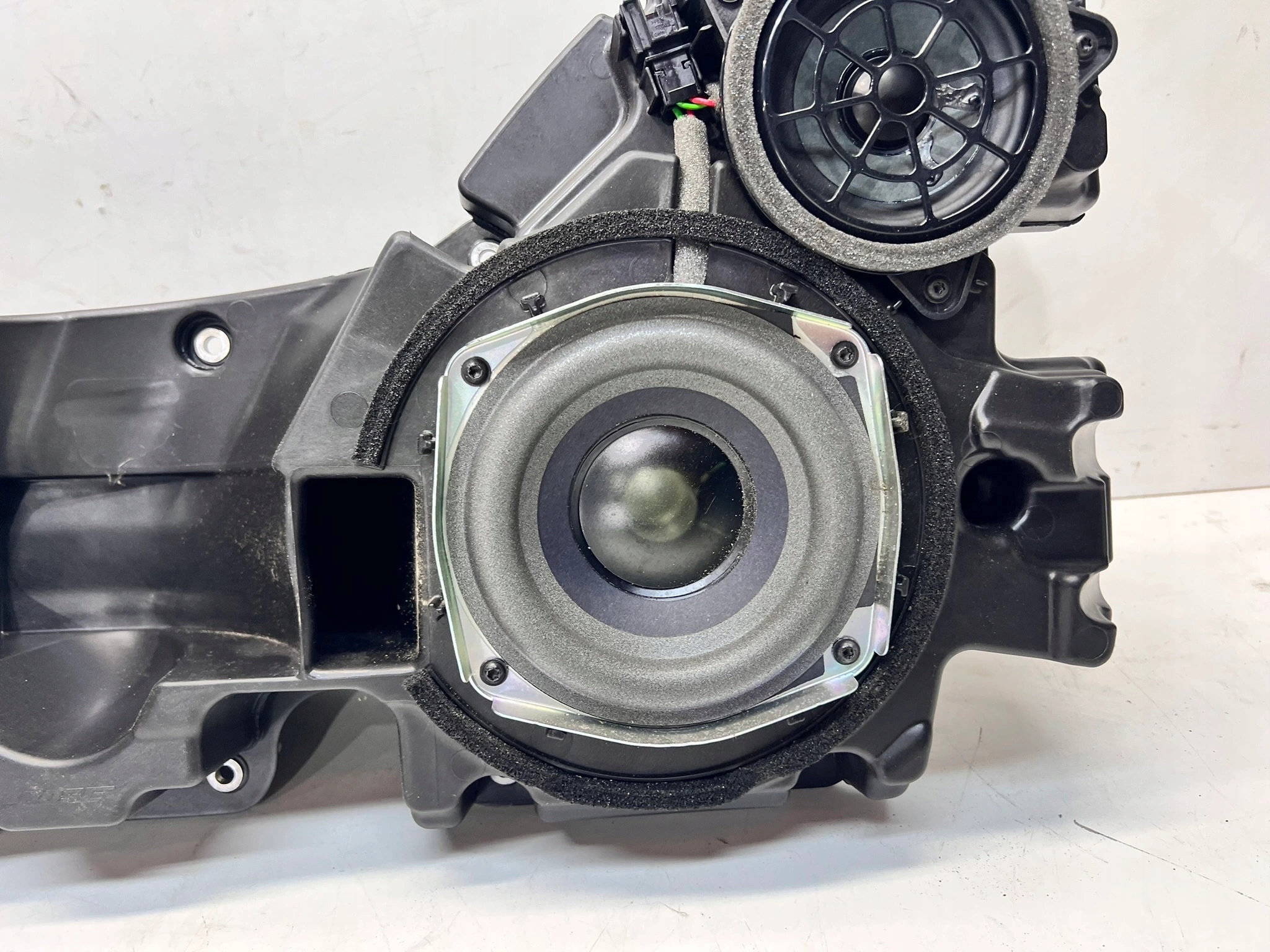 reprák subwoofer BOSE dveře levý předek AUDI Q7 4M 4M0035297