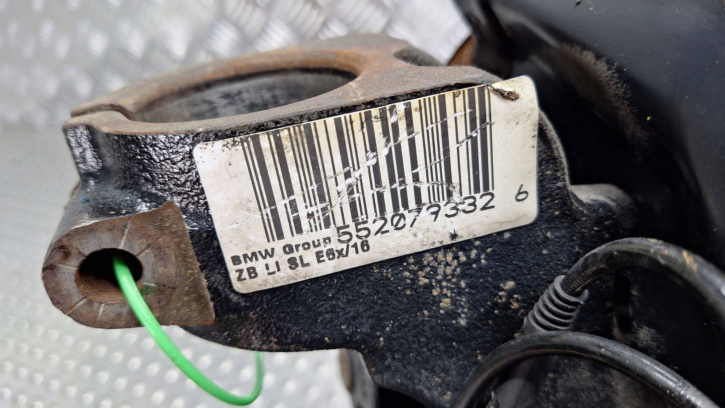 otoč čepu levý předek 6768315 BMW E60 E61 XDRIVE