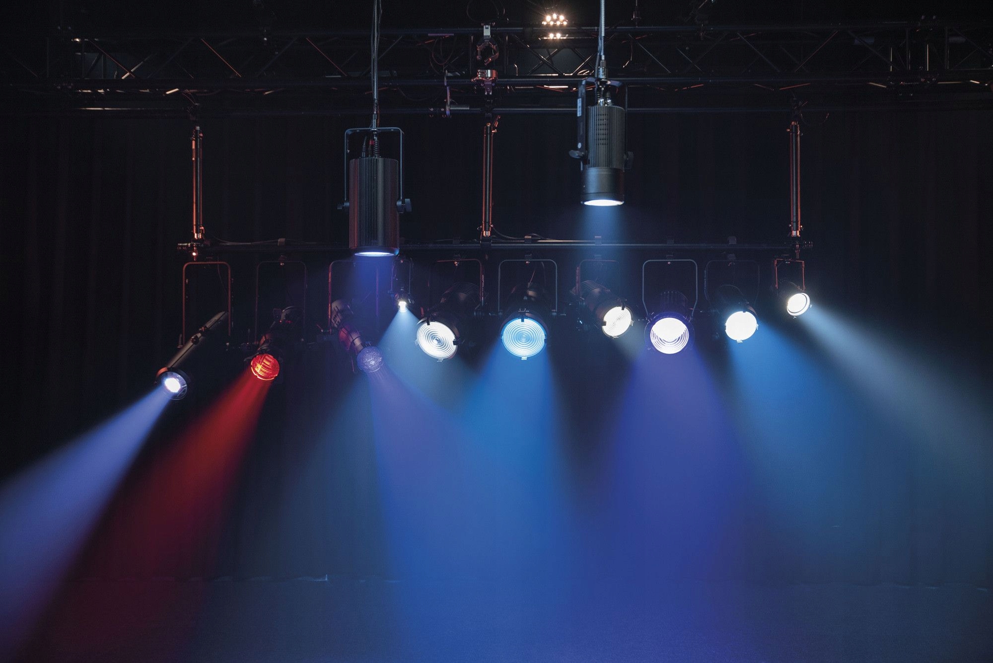 Showtec Performer Profile 600 DDT - Reflektor Profilowy