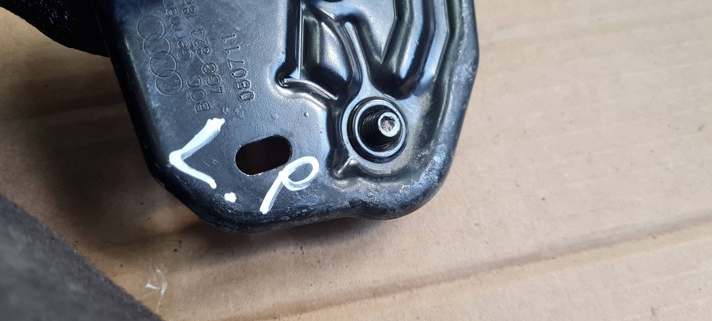 A7 4G bonnet latch lock RYGIEL front 4G0823186 A6 C7 4G