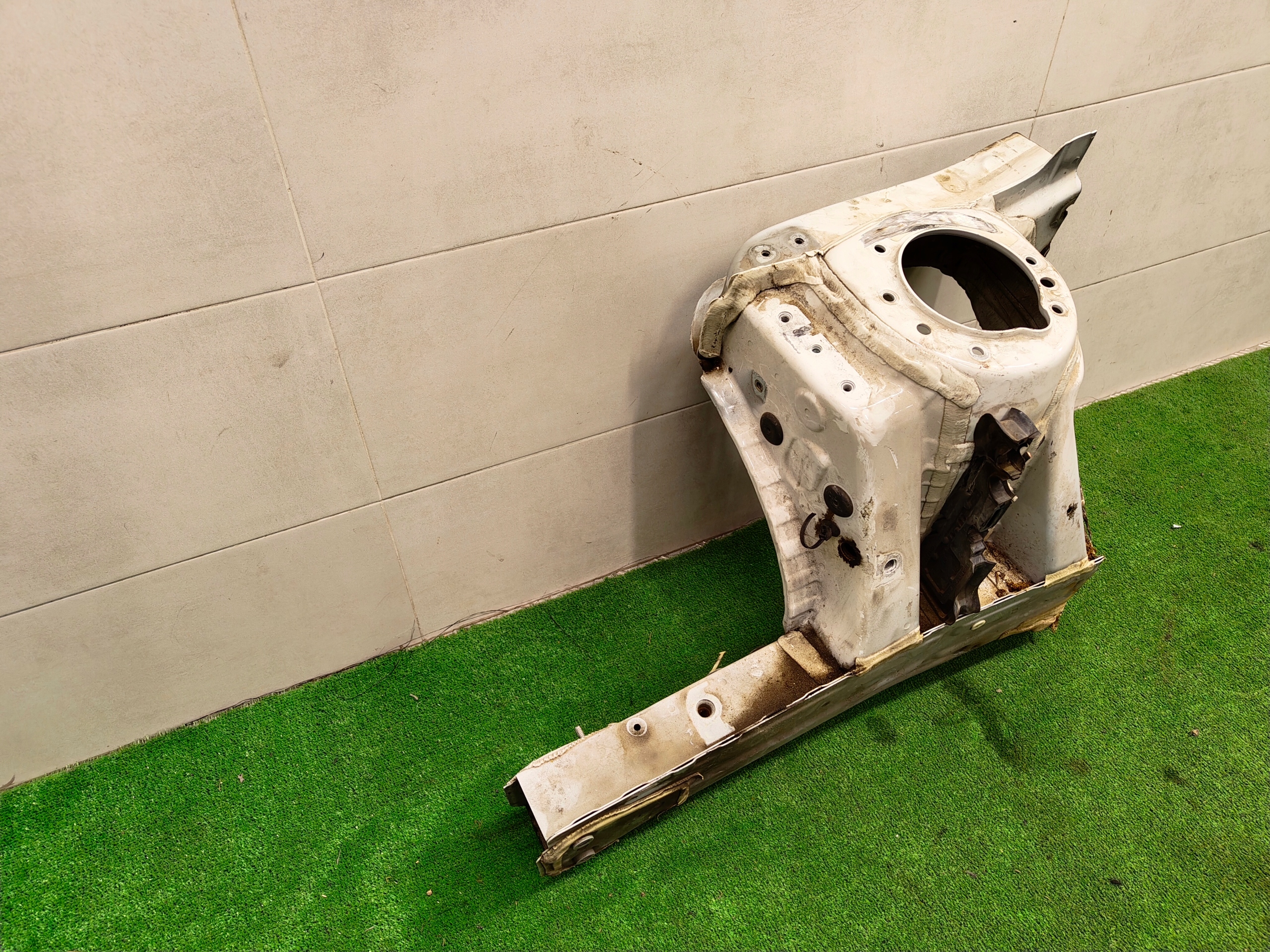 BMW X1 F48 quarter quarter placement right front A300
