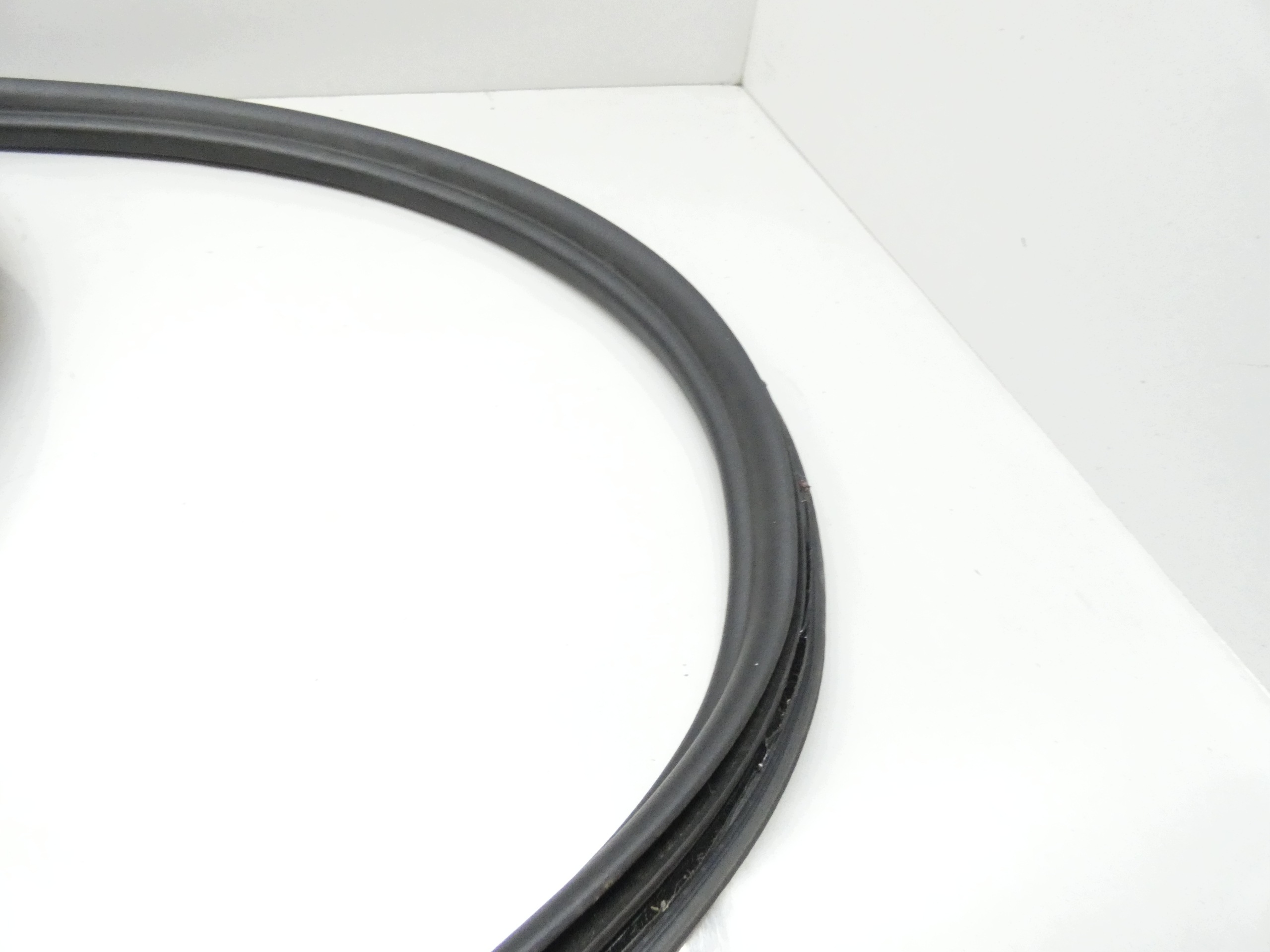 gasket boot VW PASSAT B6 KOMBI 05-10 3C9827705A