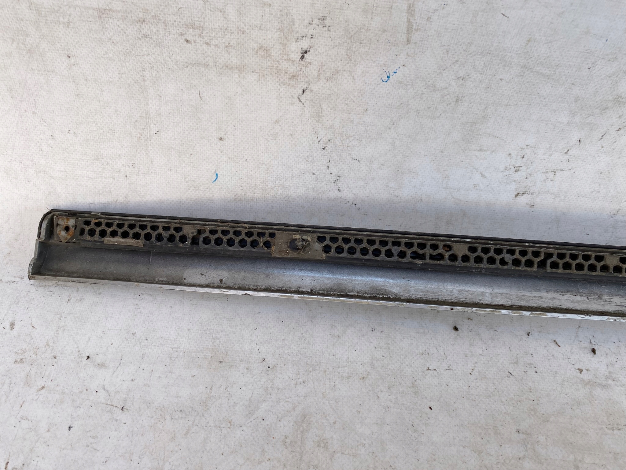 VW PASSAT B7 14- moulding door front left 3AA854939A