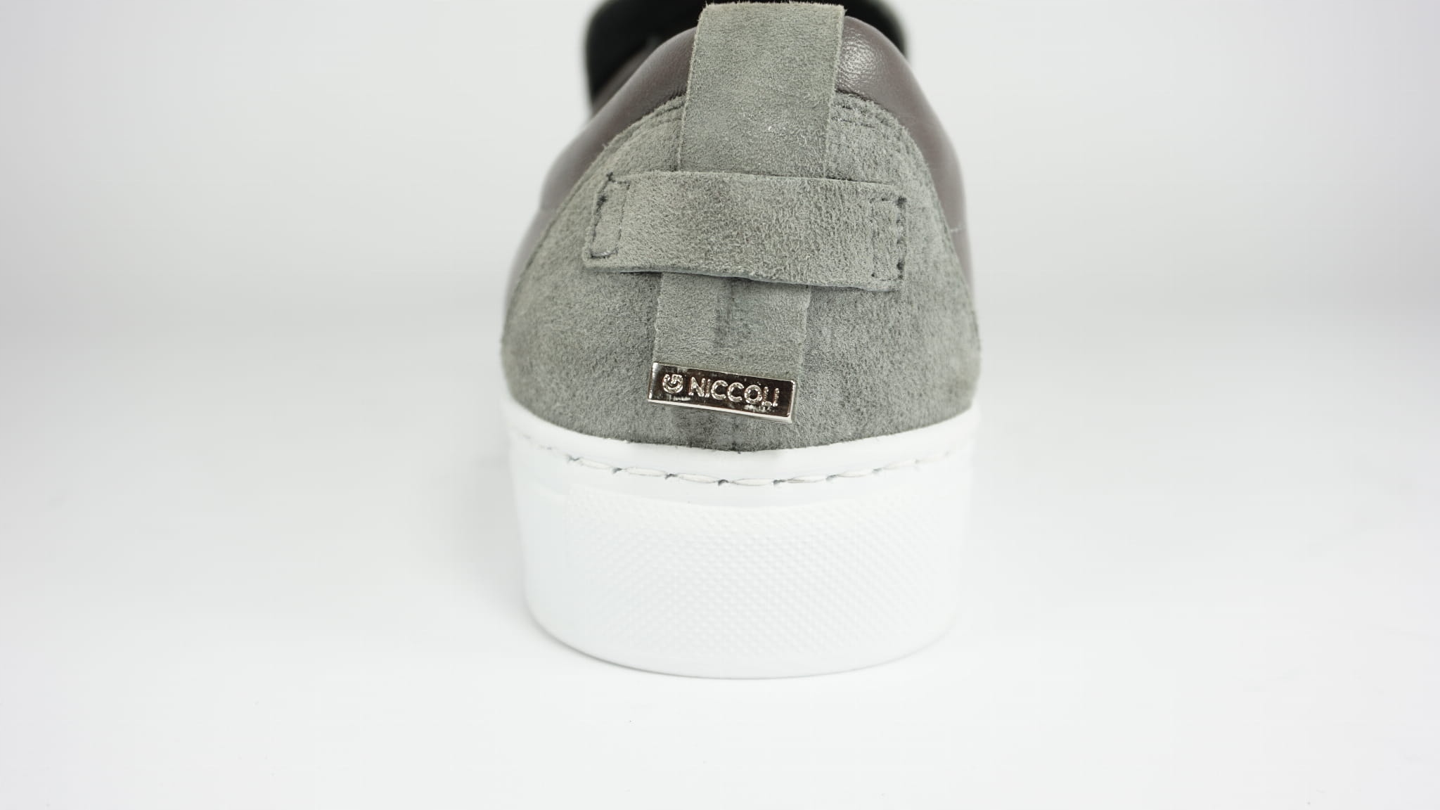 PÓŁBUTY DAMSKIE SLIP-ON NIK 05-0567-11 SZARY R41 Materiał zewnętrzny skóra naturalna