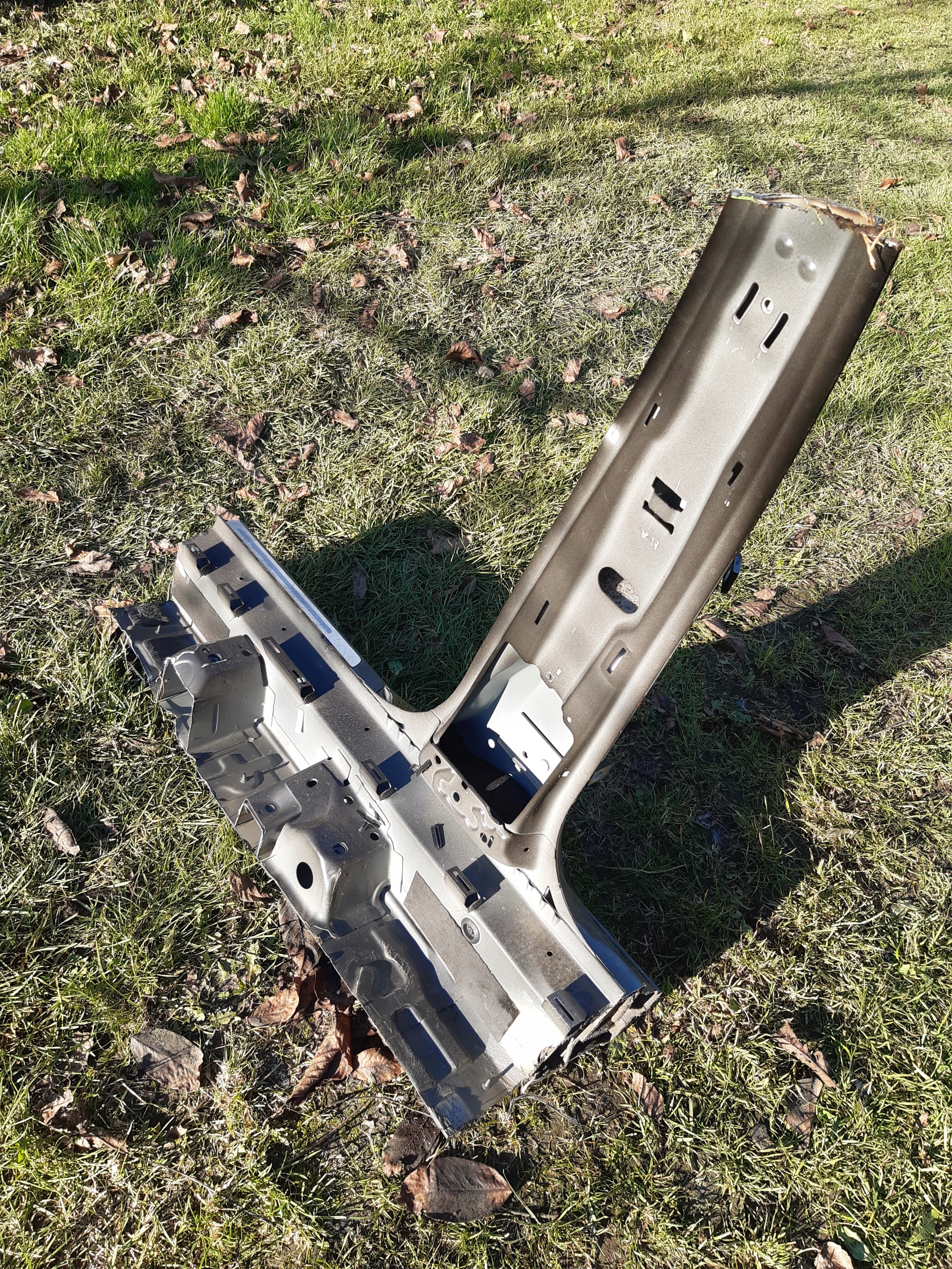 pillar threshold right Audi A4 B9 2015r