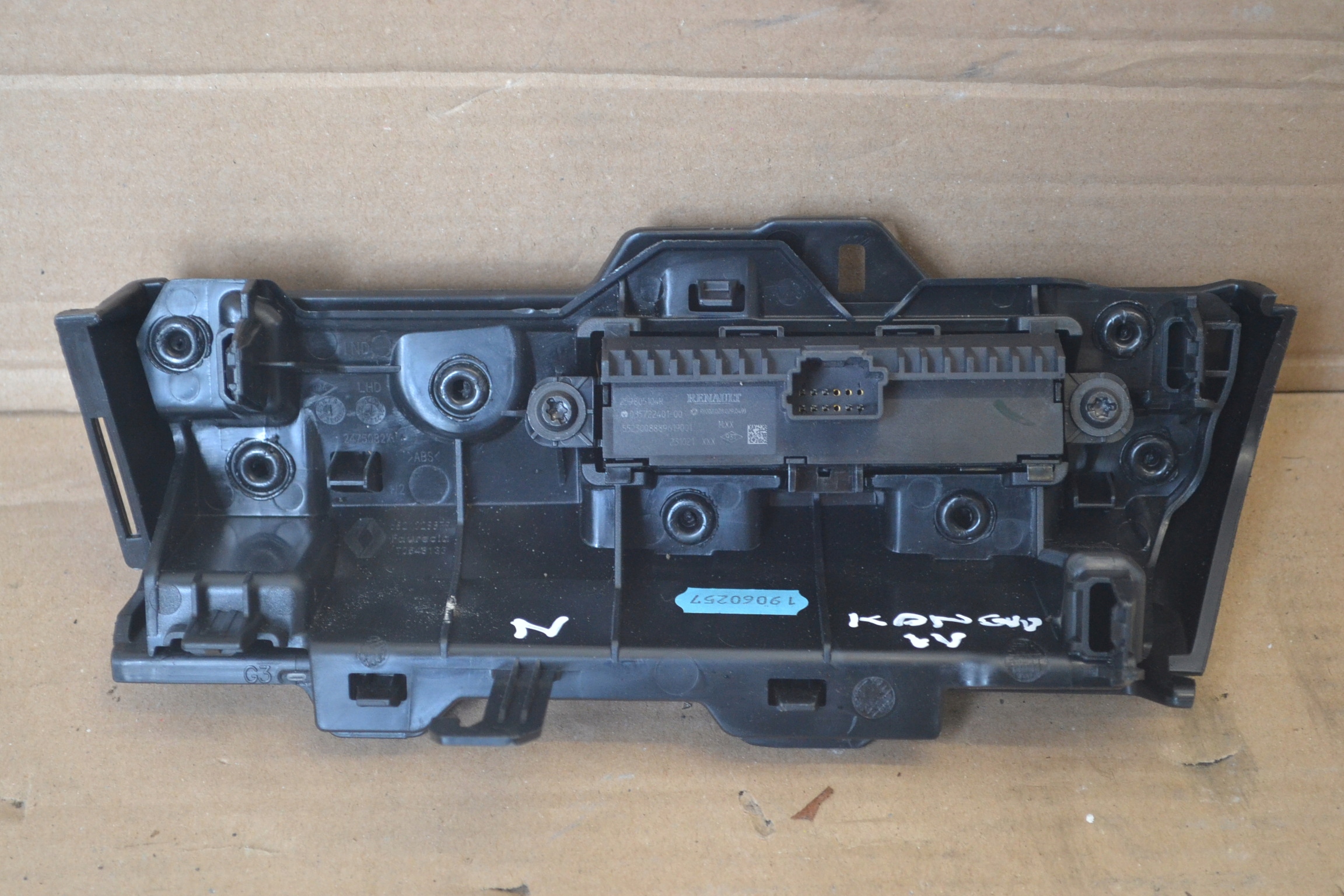 KANGOO III 2021r- switch module control unit 259805104R